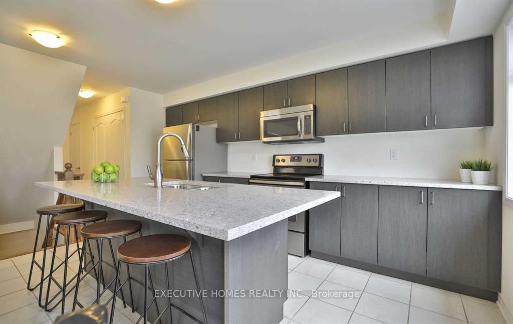 288 Reis Place Property Photo 14