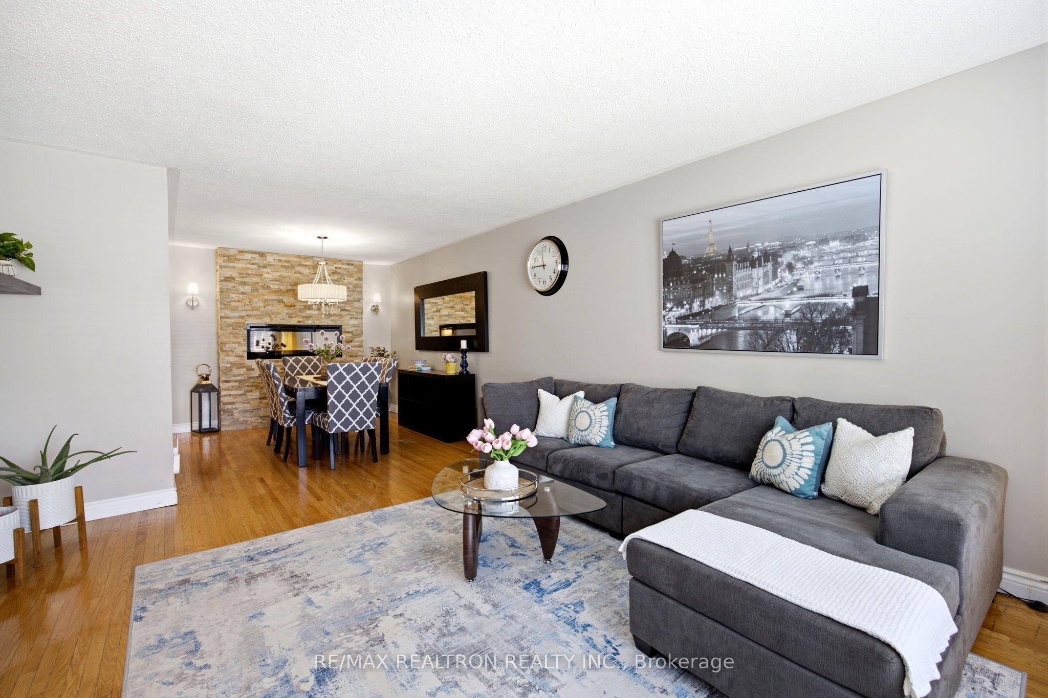 118 Surbray Grove Property Photo 6