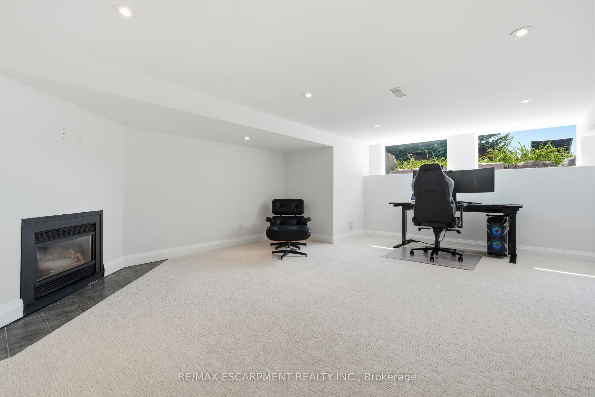 1400 1 Side Road Property Photo 35