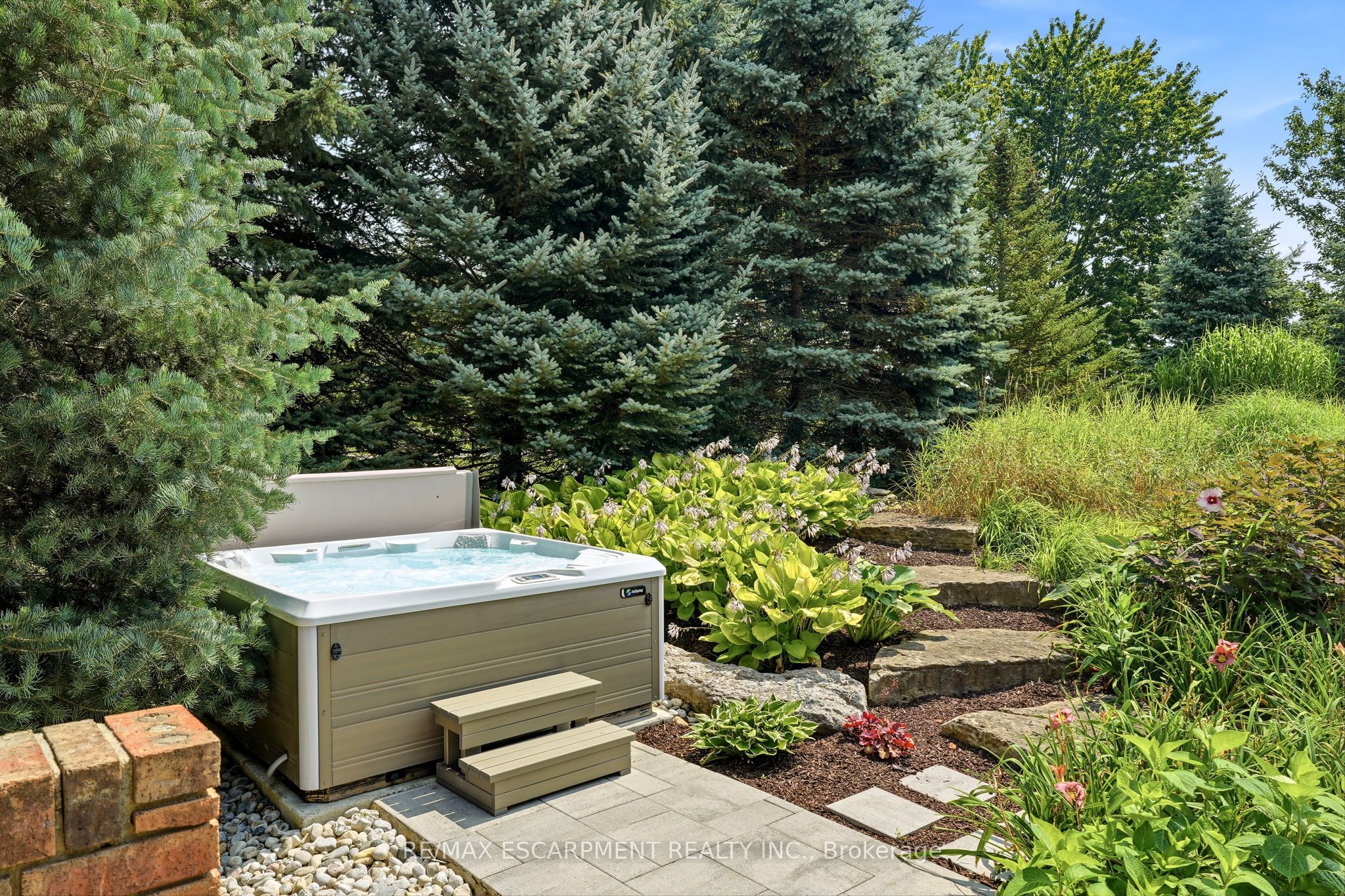 1400 1 Side Road Property Photo 42