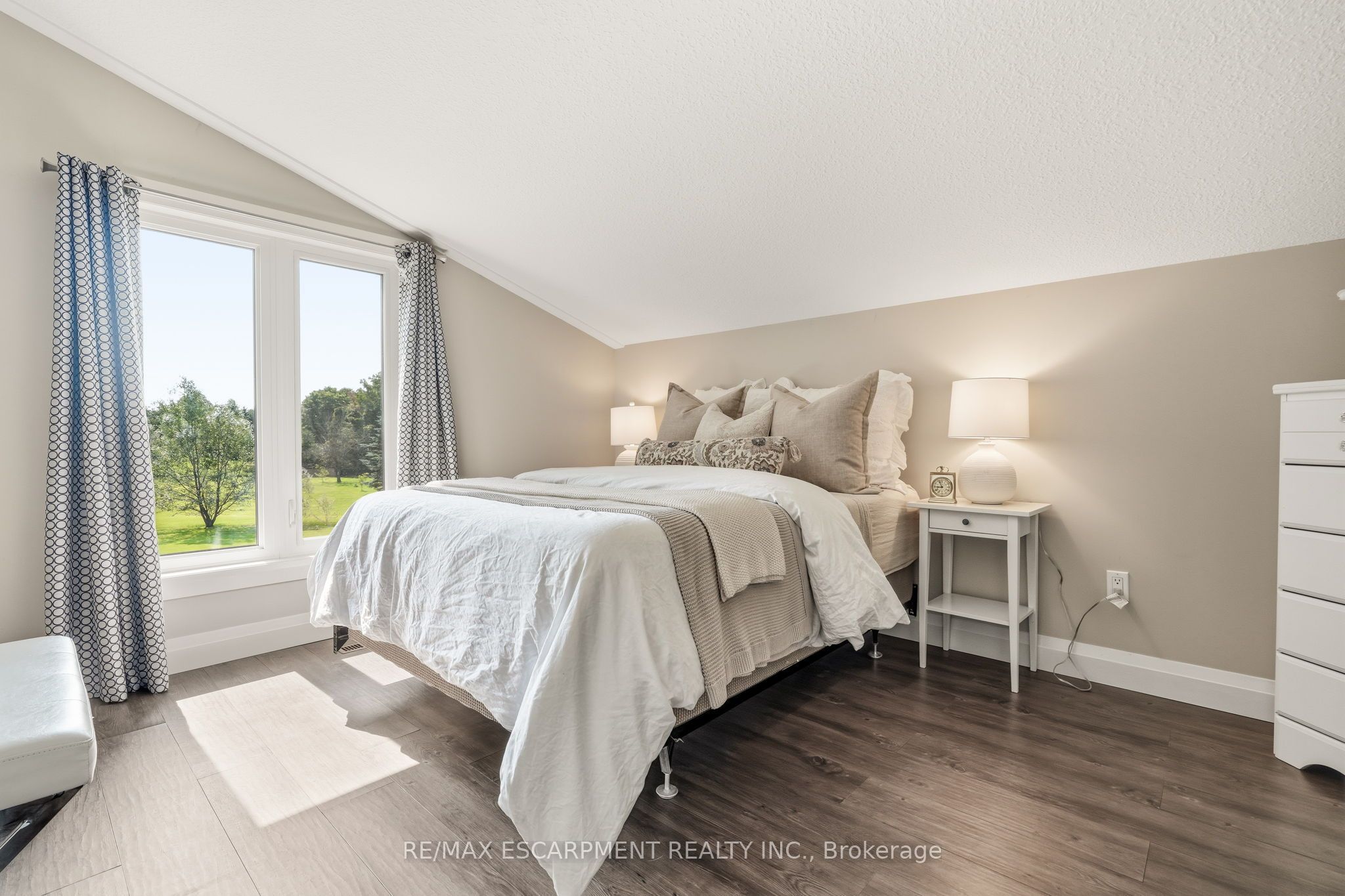 1400 1 Side Road Property Photo 48