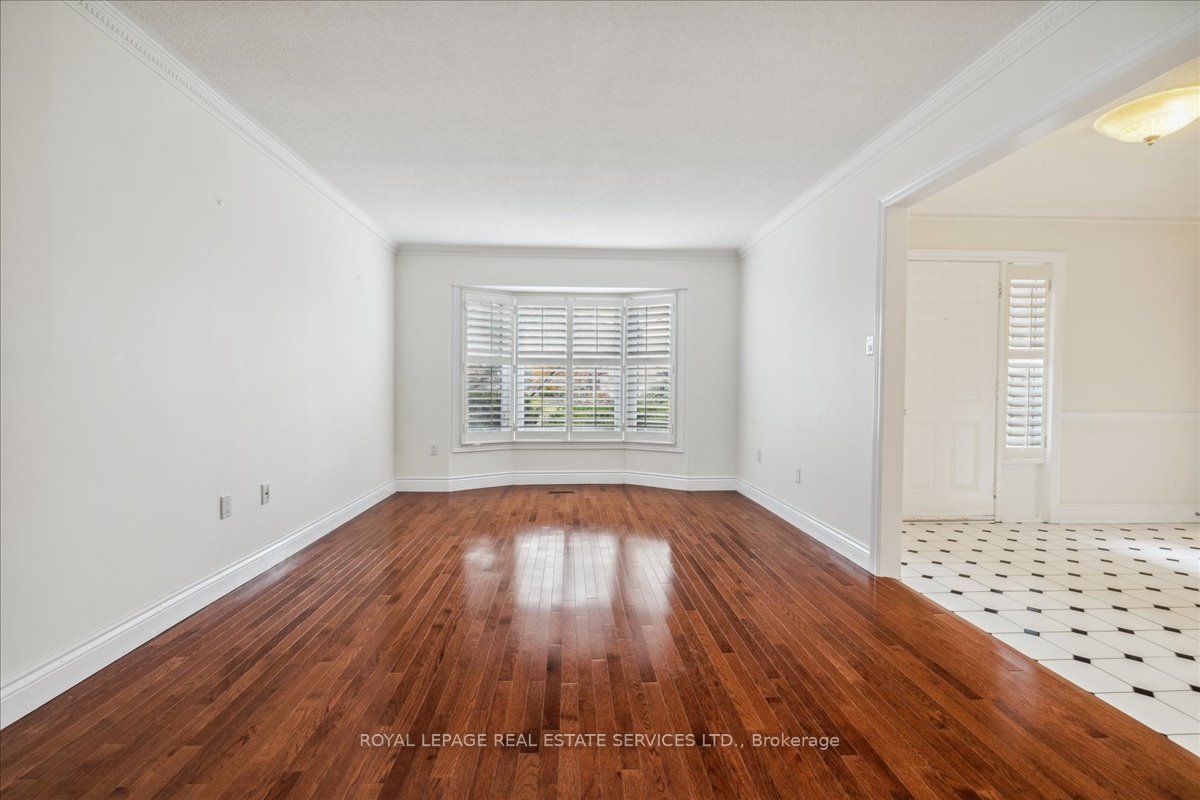 172 River Oaks Boulevard E Property Photo 5