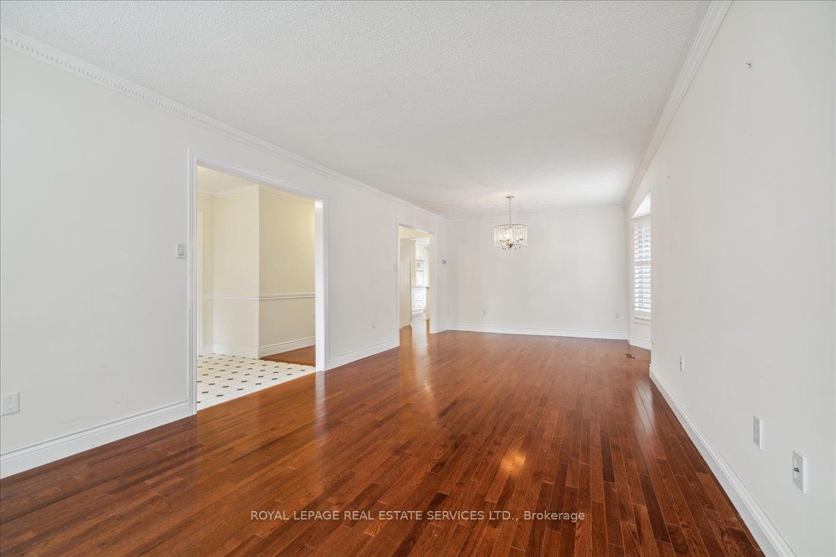 172 River Oaks Boulevard E Property Photo 6