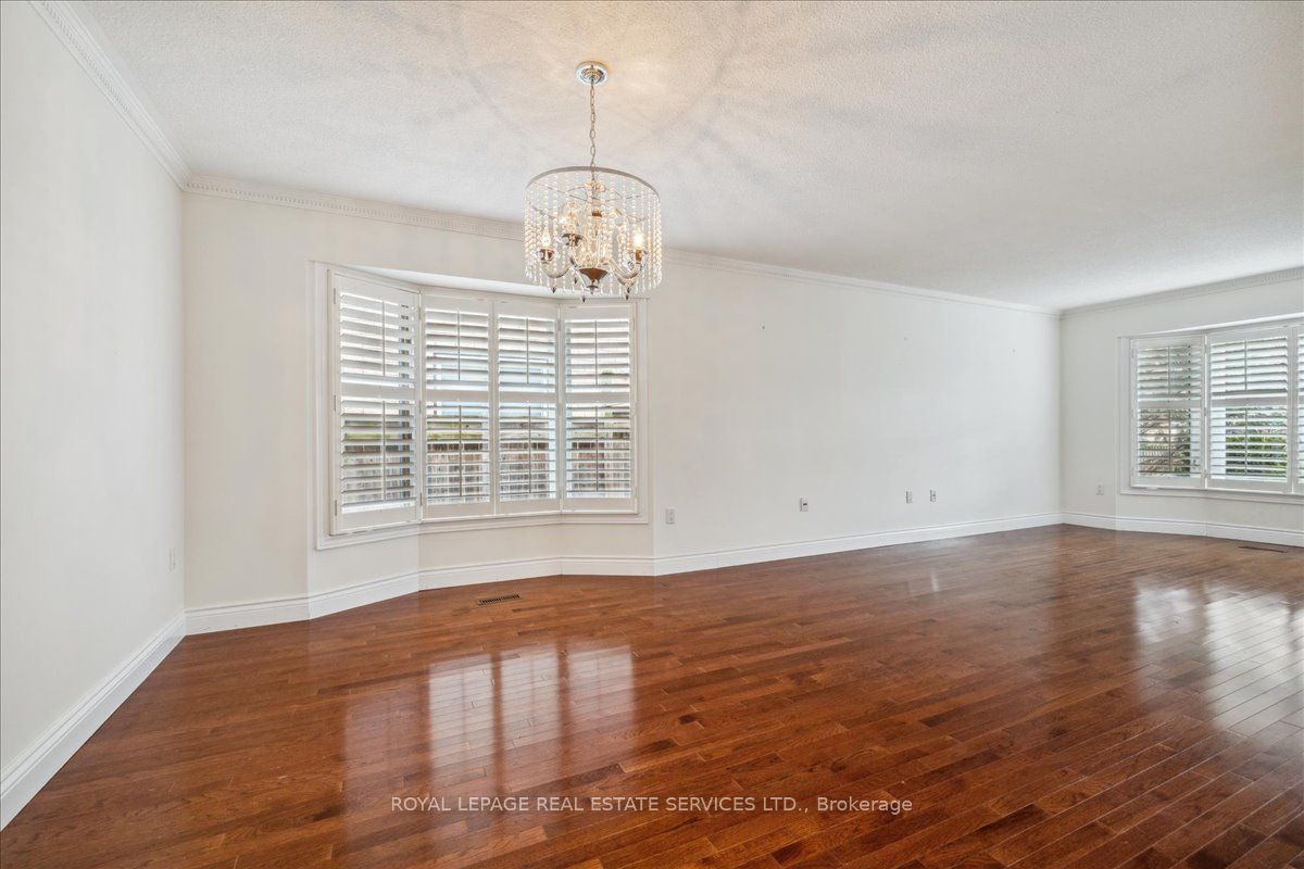 172 River Oaks Boulevard E Property Photo 7