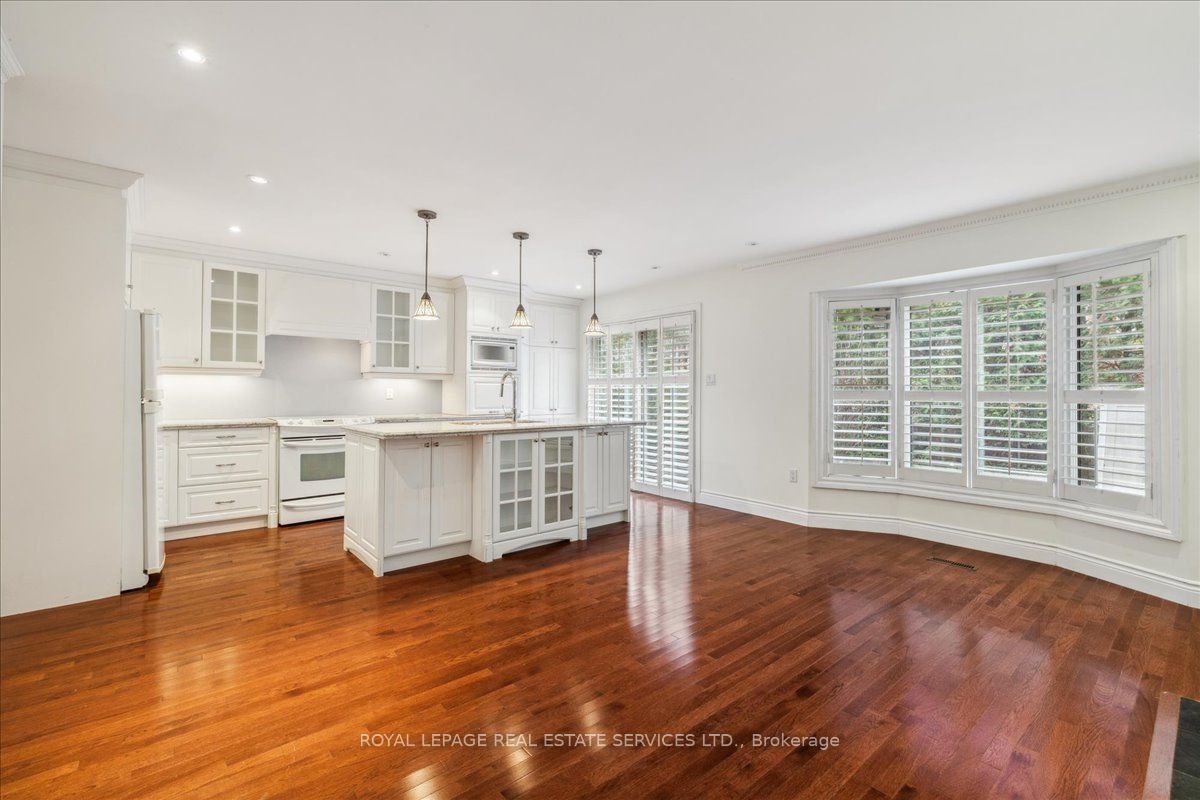 172 River Oaks Boulevard E Property Photo 8