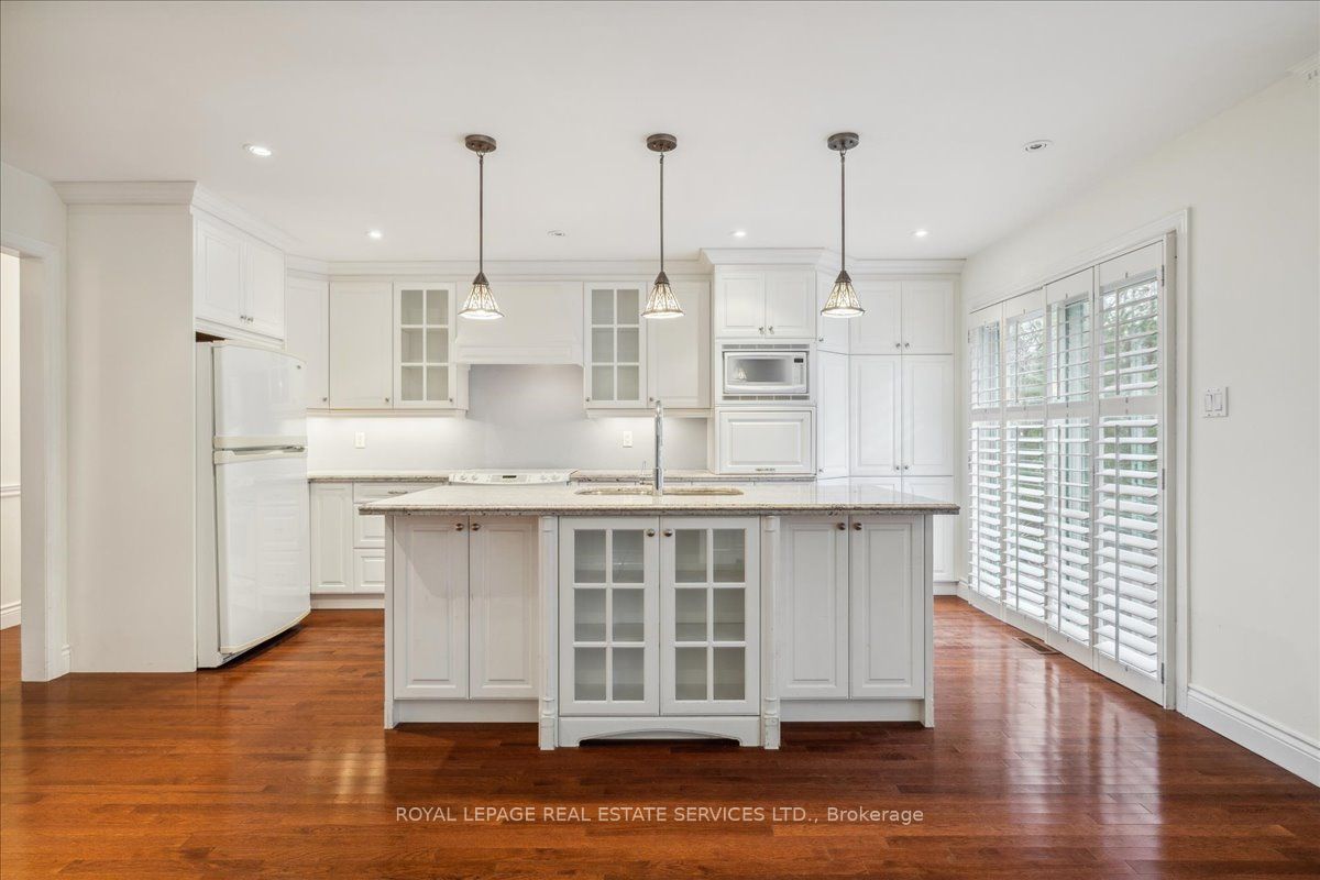 172 River Oaks Boulevard E Property Photo 10