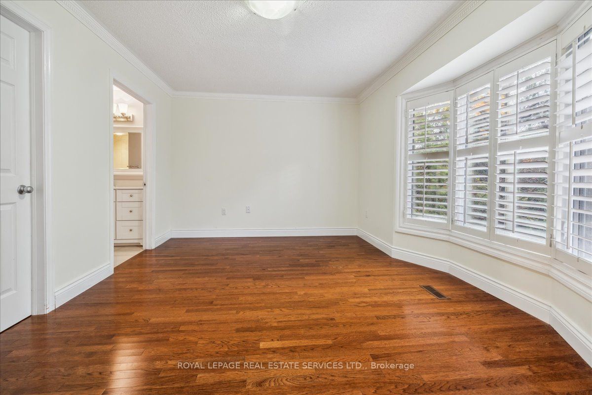 172 River Oaks Boulevard E Property Photo 18