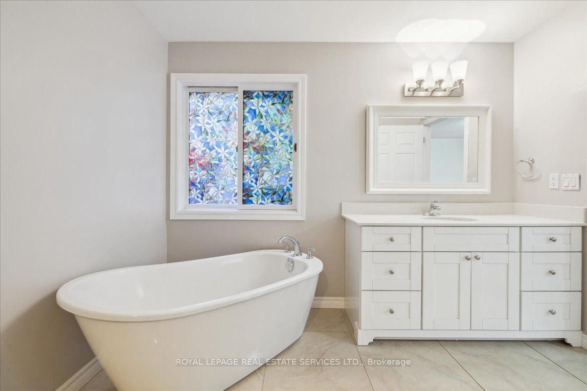 172 River Oaks Boulevard E Property Photo 21
