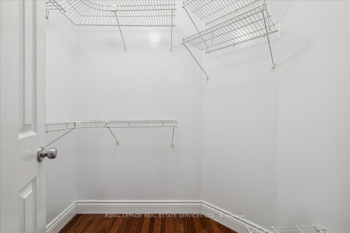 172 River Oaks Boulevard E Property Photo 22