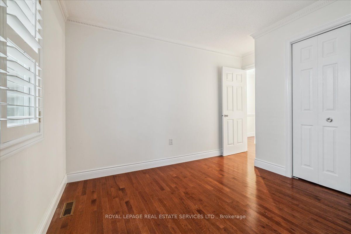 172 River Oaks Boulevard E Property Photo 24