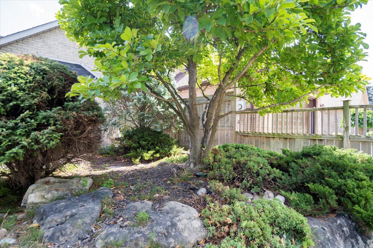 172 River Oaks Boulevard E Property Photo 33
