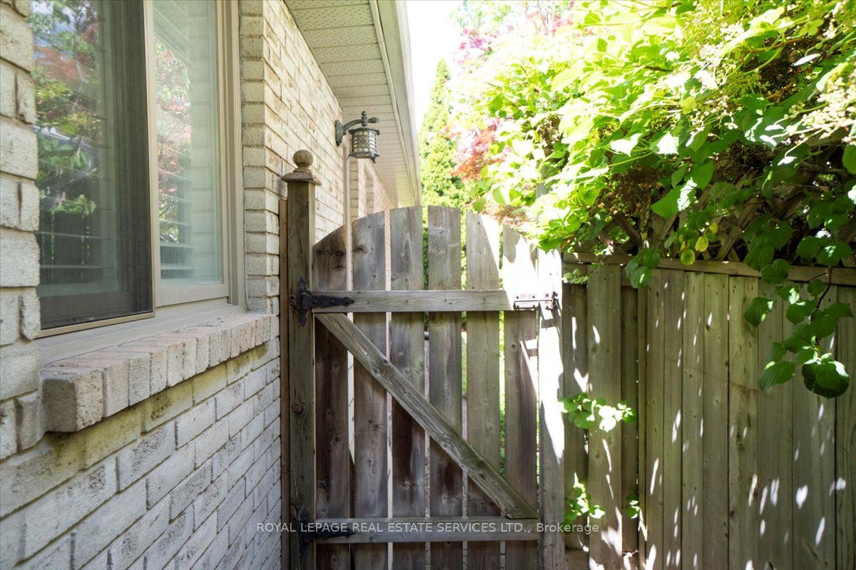 172 River Oaks Boulevard E Property Photo 35
