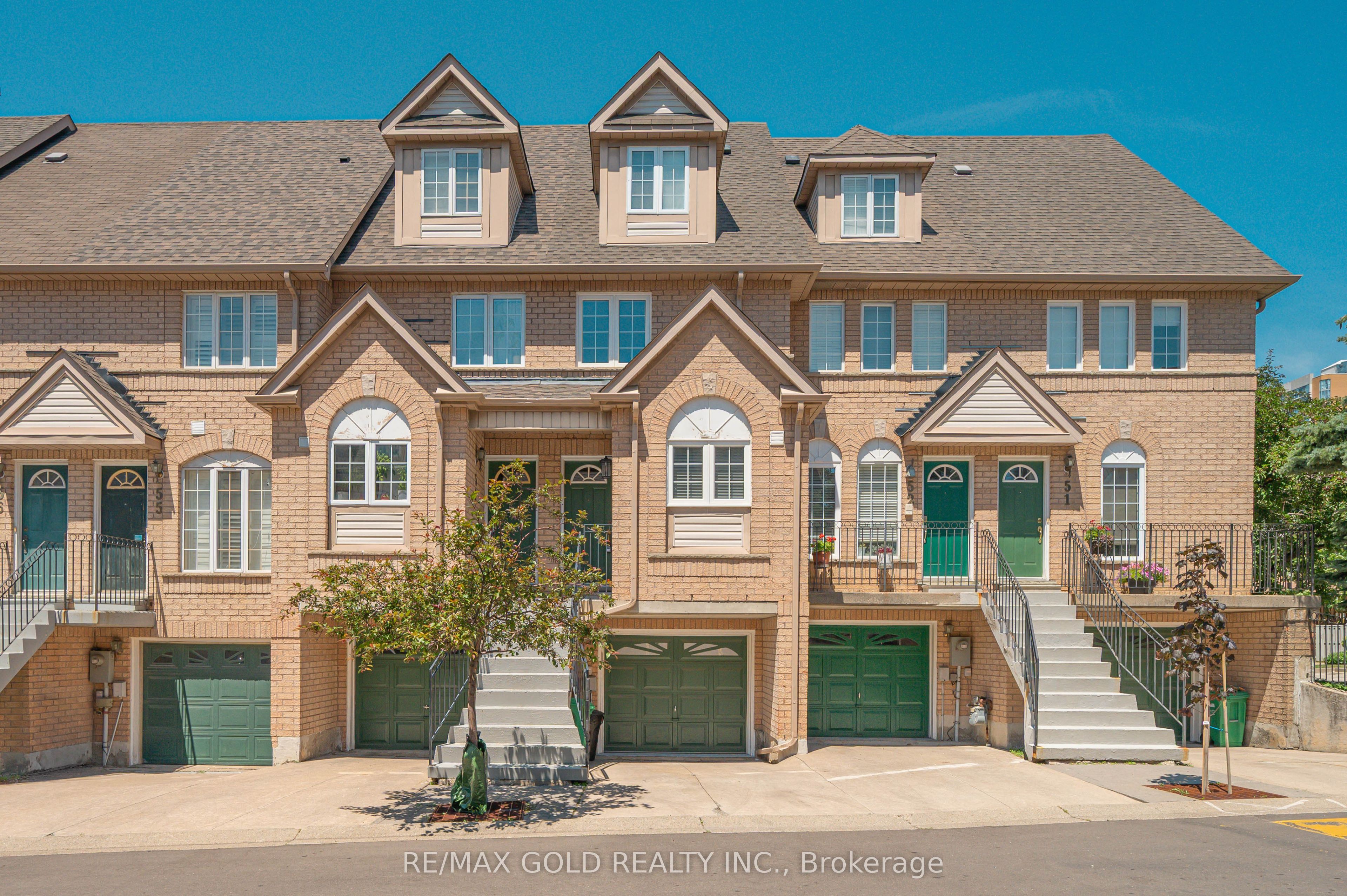 80 Strathaven Drive 53 Property Photo 2