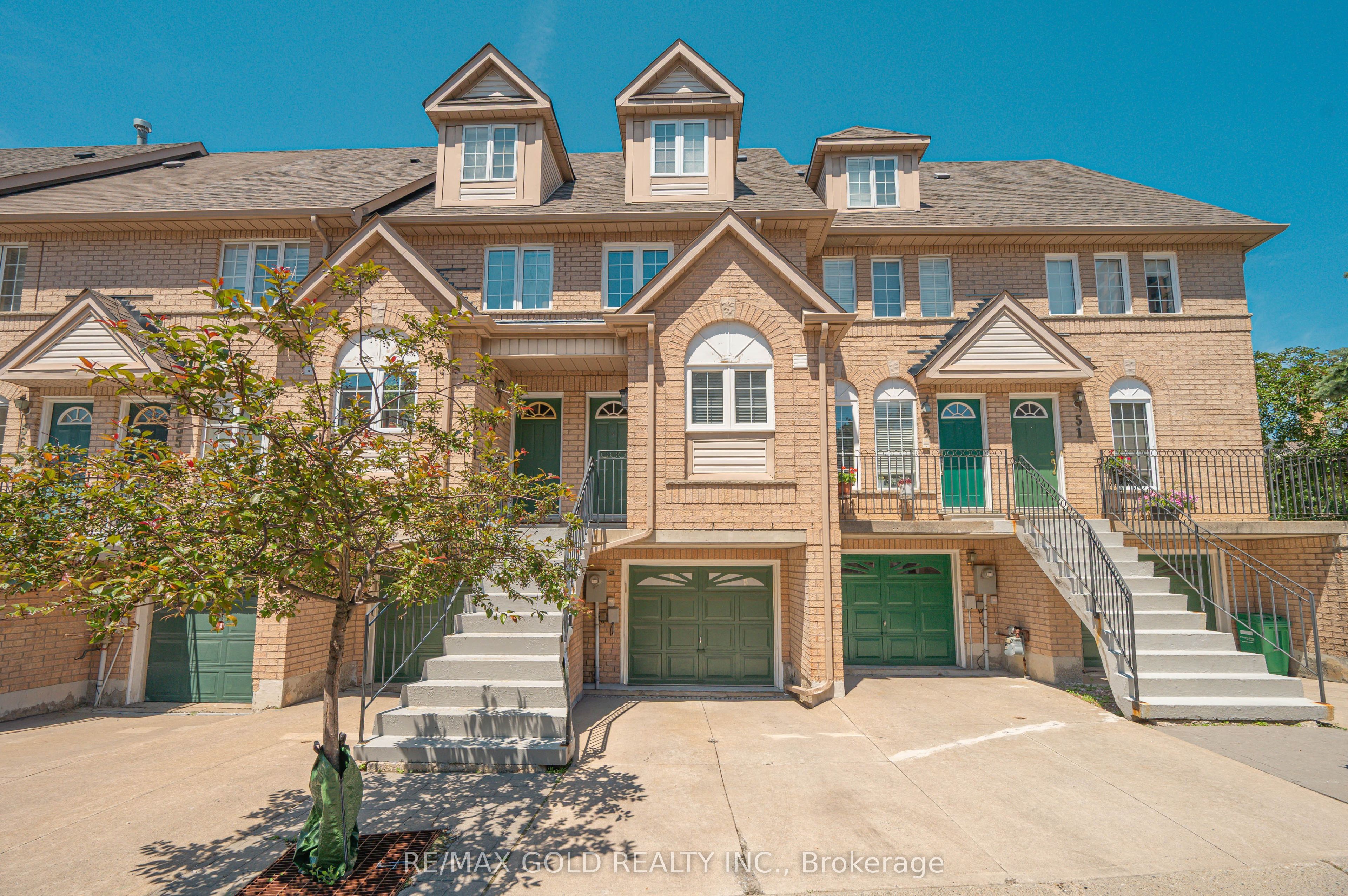 80 Strathaven Drive 53 Property Photo 4