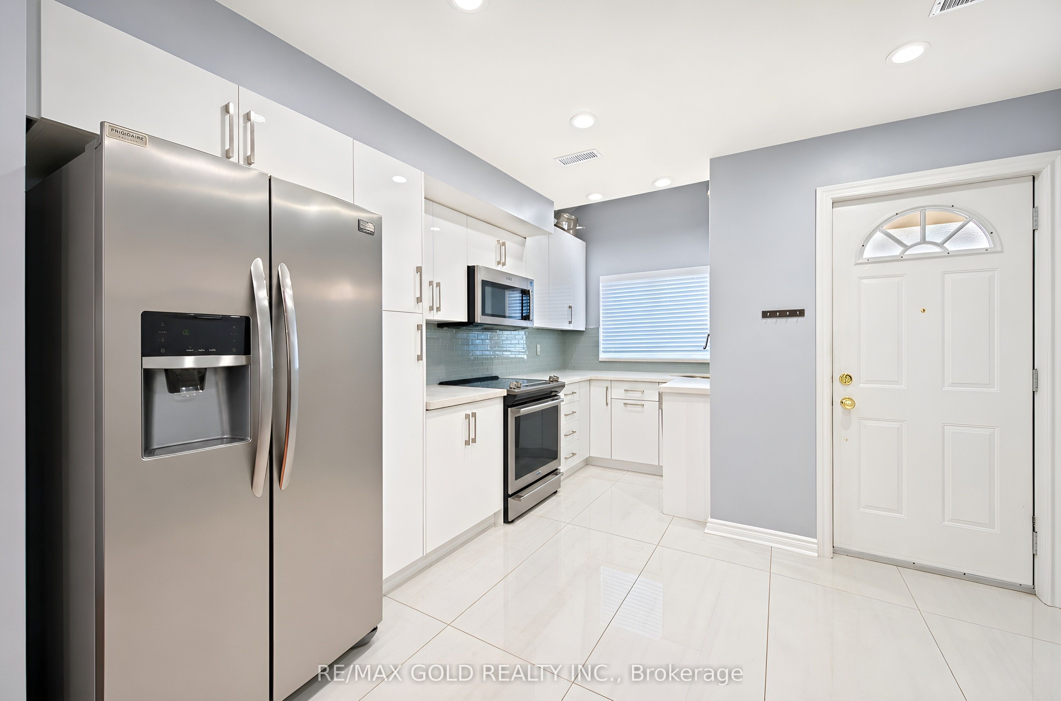 80 Strathaven Drive 53 Property Photo 8