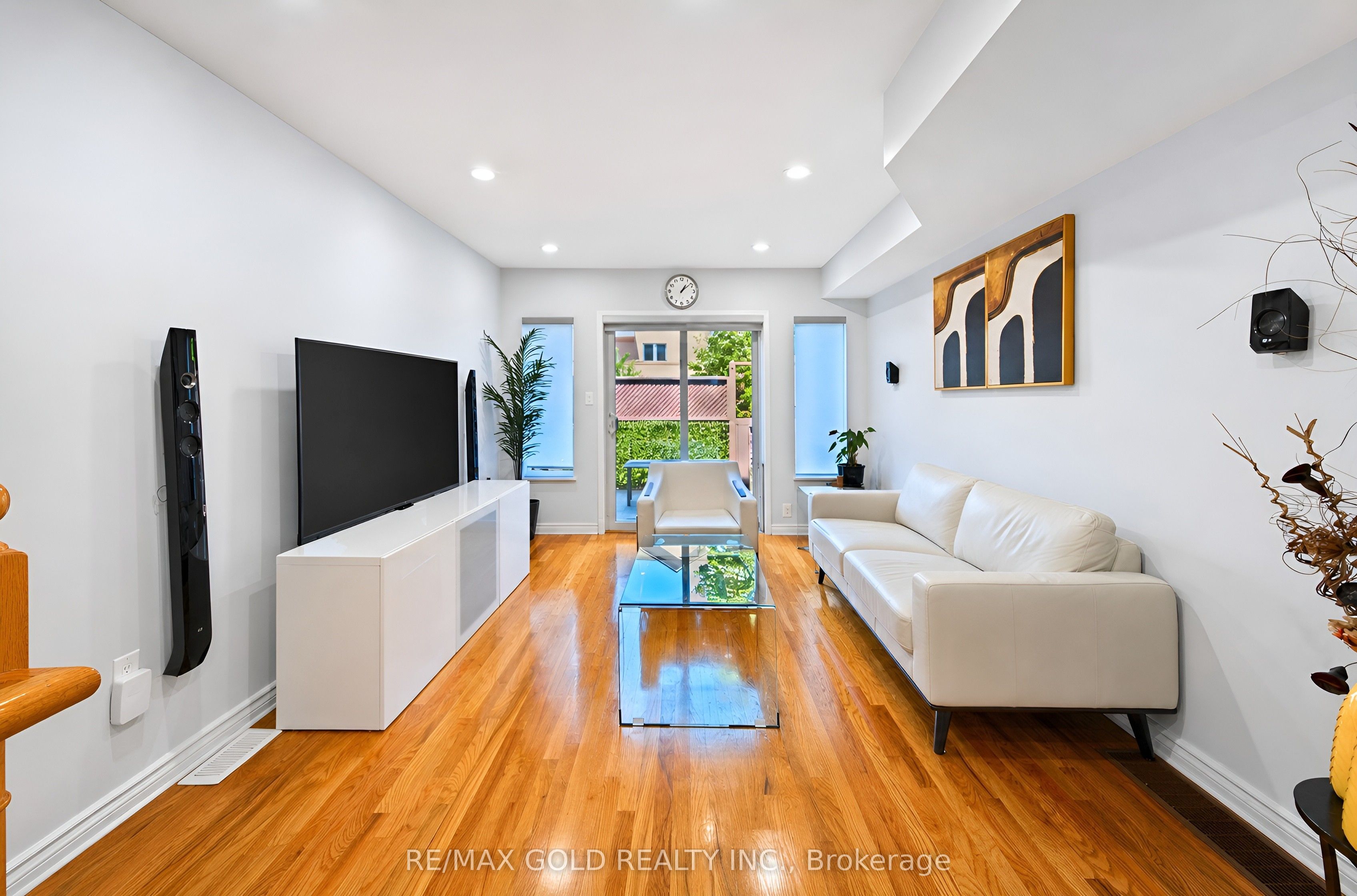 80 Strathaven Drive 53 Property Photo 12
