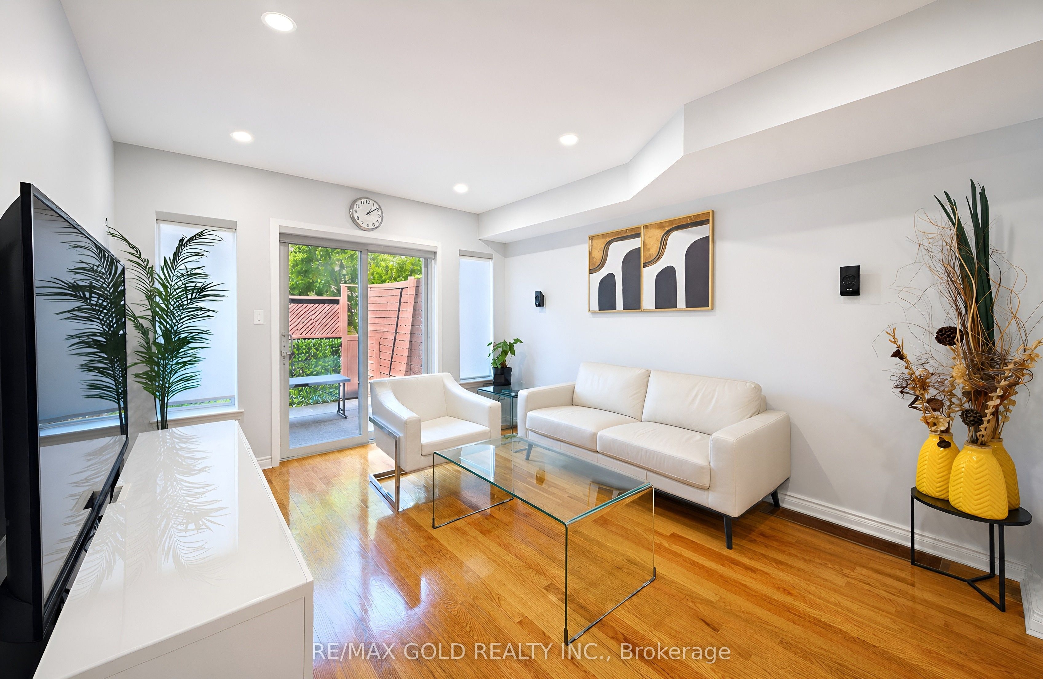 80 Strathaven Drive 53 Property Photo 13