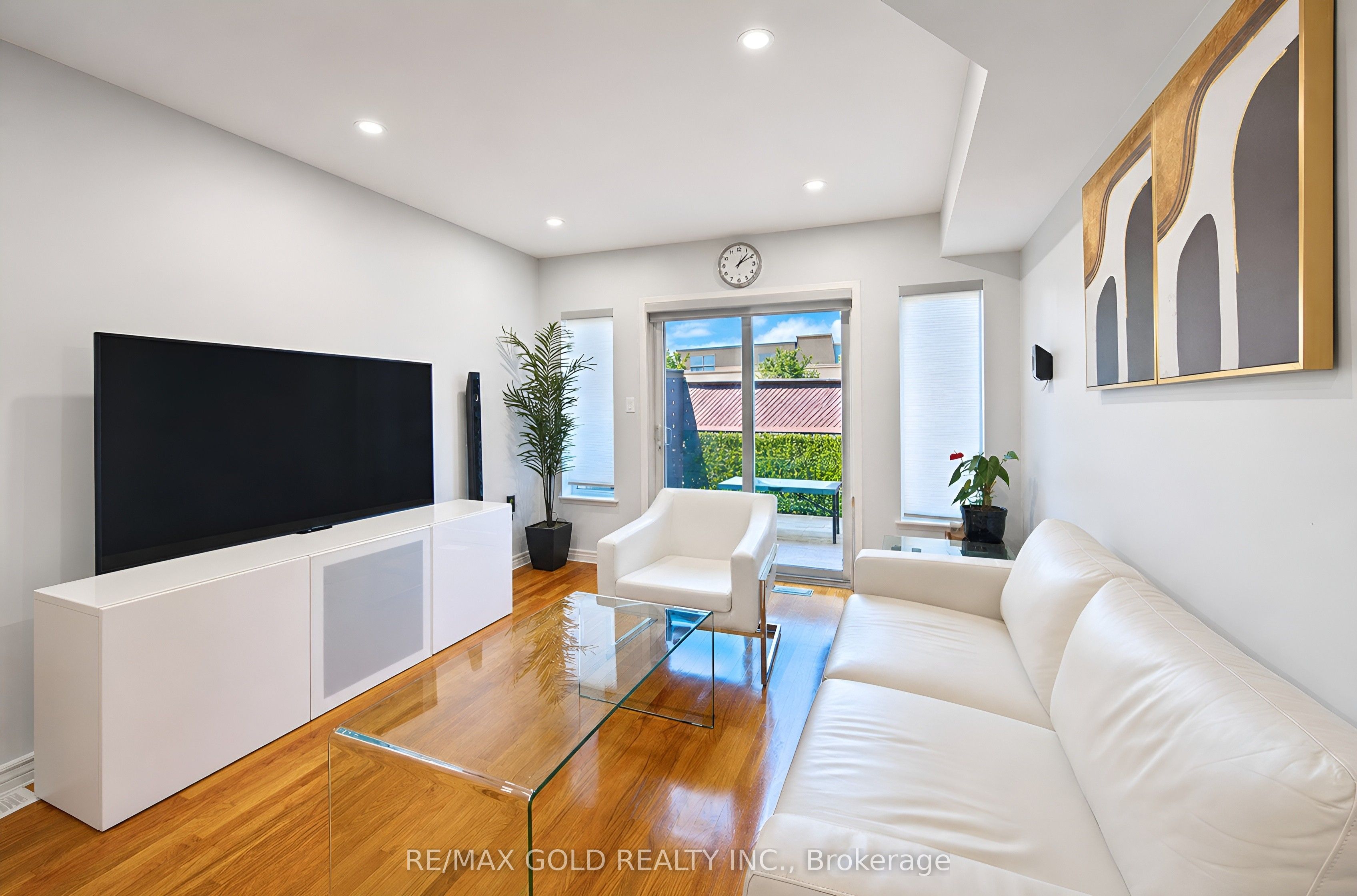 80 Strathaven Drive 53 Property Photo 14