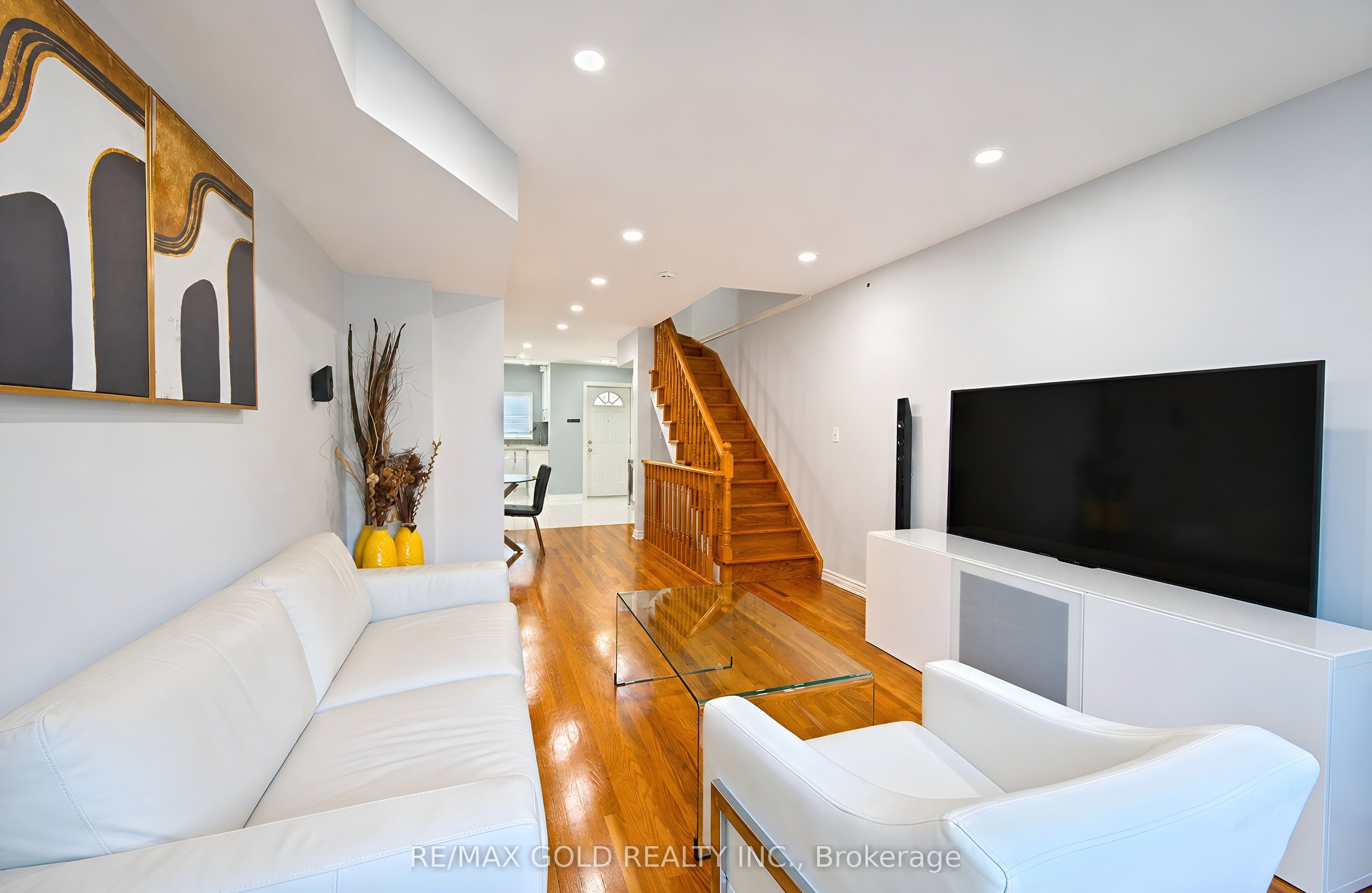 80 Strathaven Drive 53 Property Photo 16