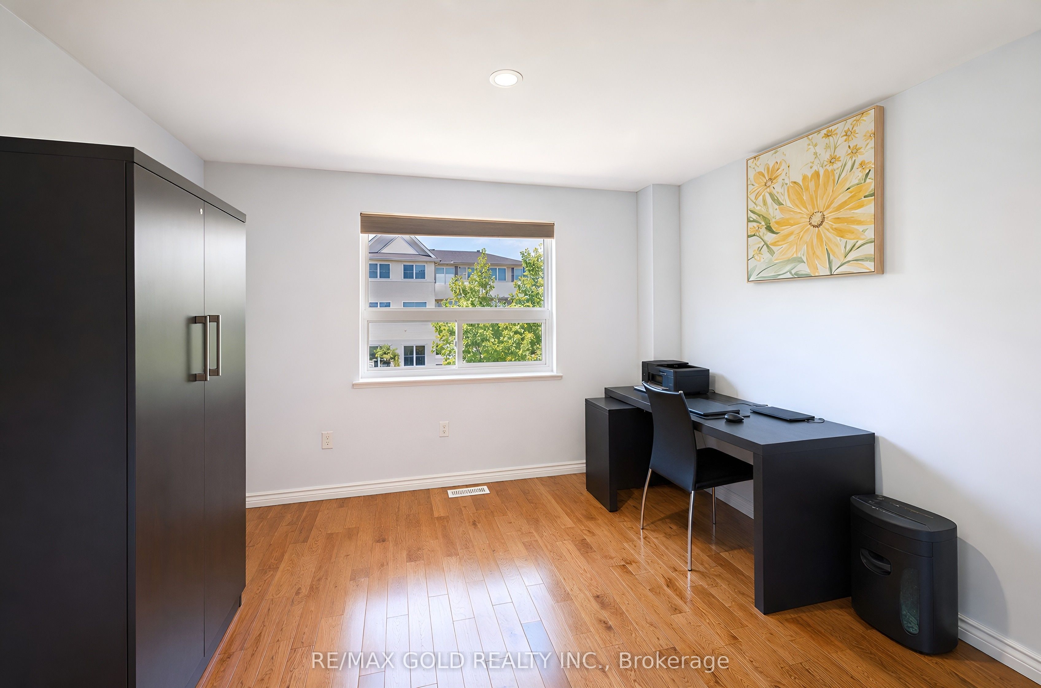 80 Strathaven Drive 53 Property Photo 24