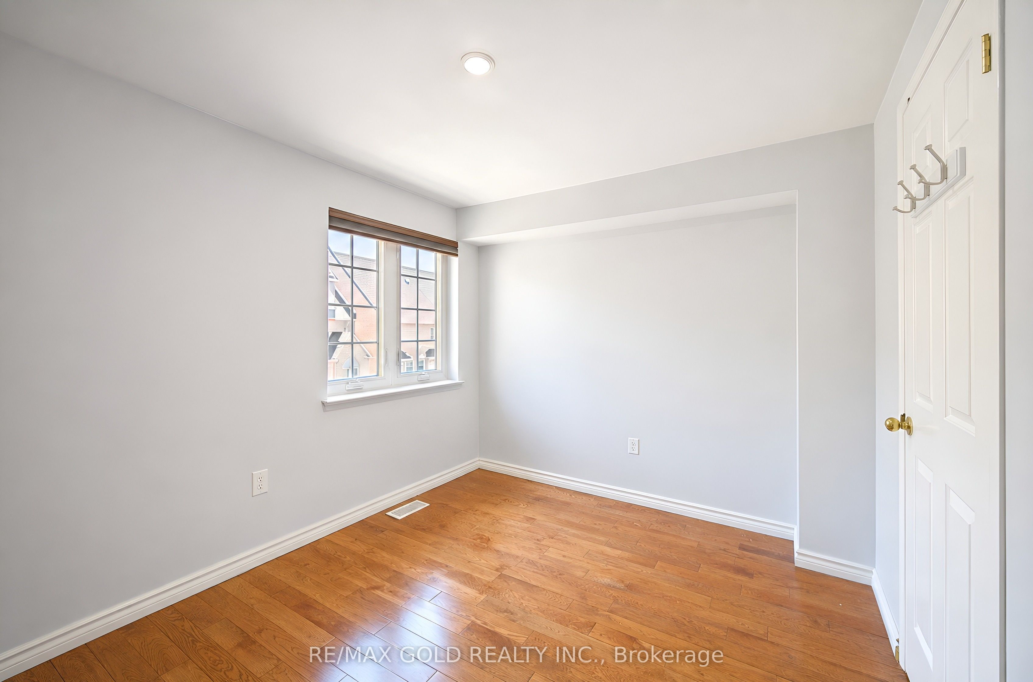 80 Strathaven Drive 53 Property Photo 27