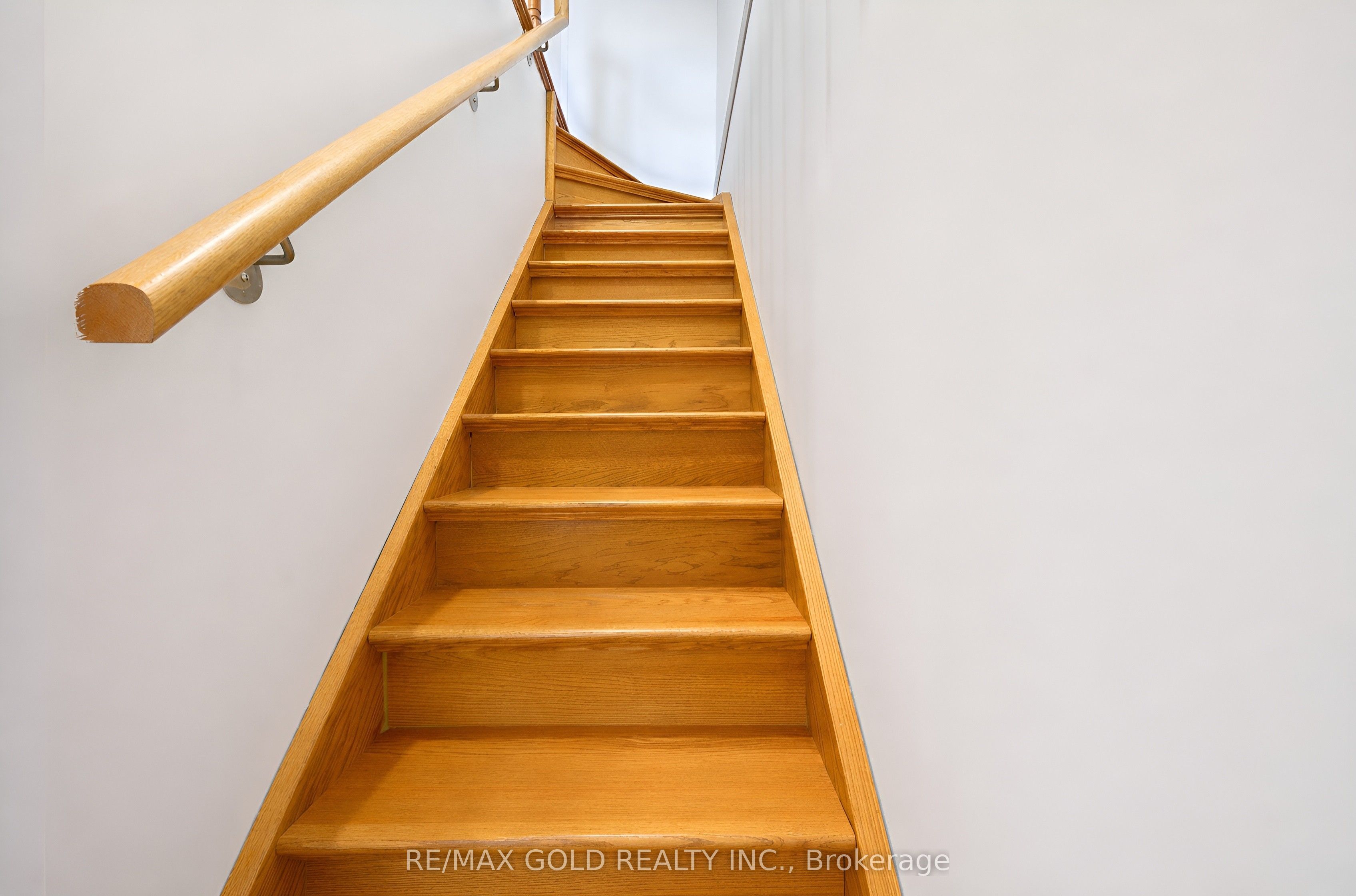 80 Strathaven Drive 53 Property Photo 30