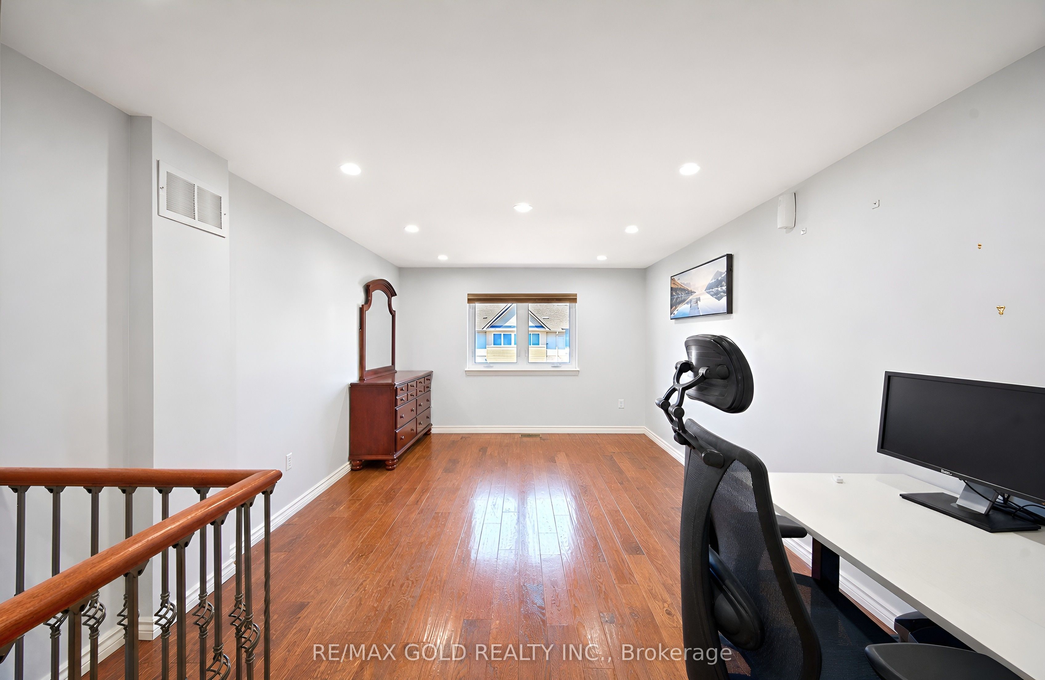 80 Strathaven Drive 53 Property Photo 33