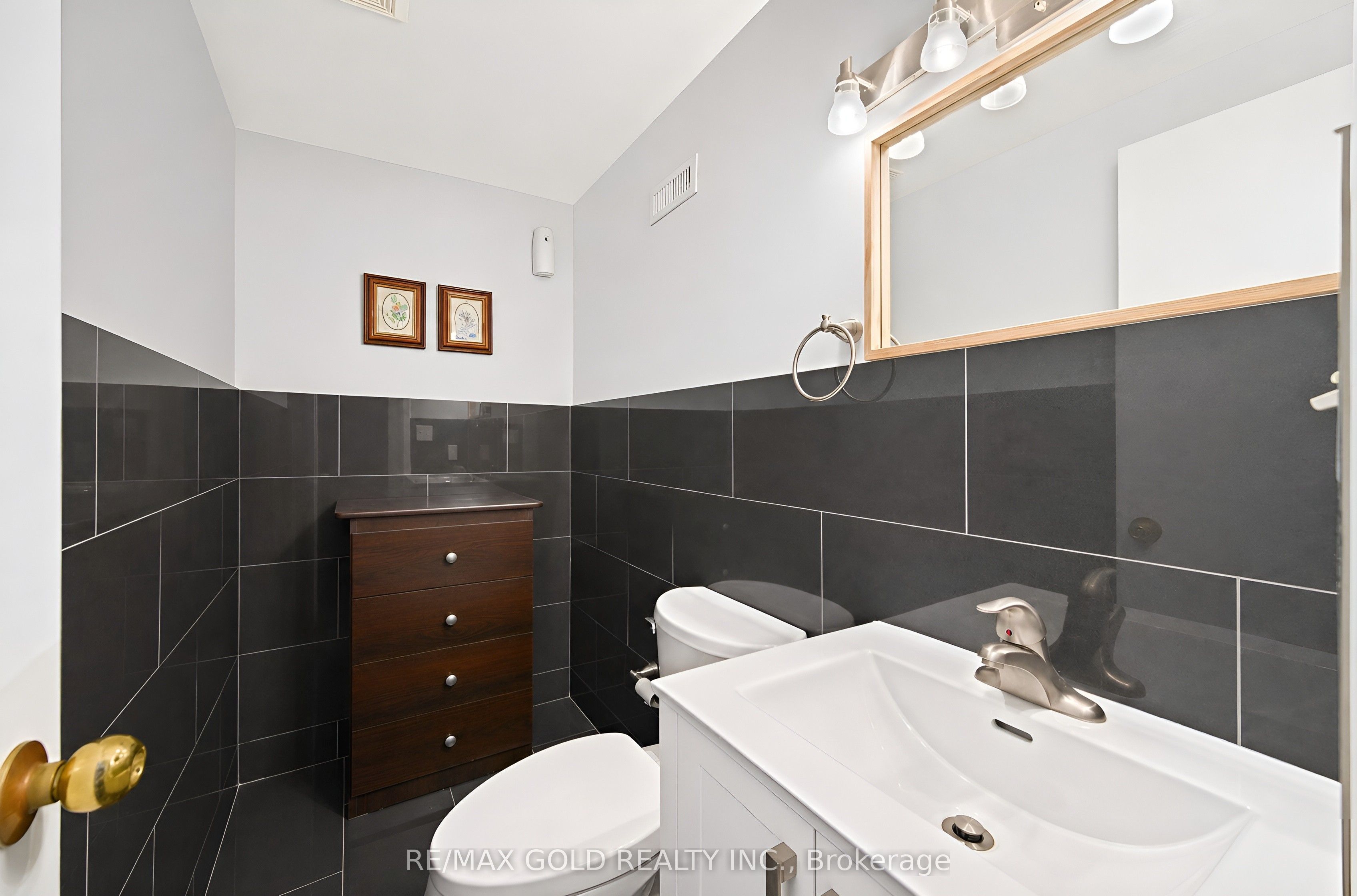 80 Strathaven Drive 53 Property Photo 37