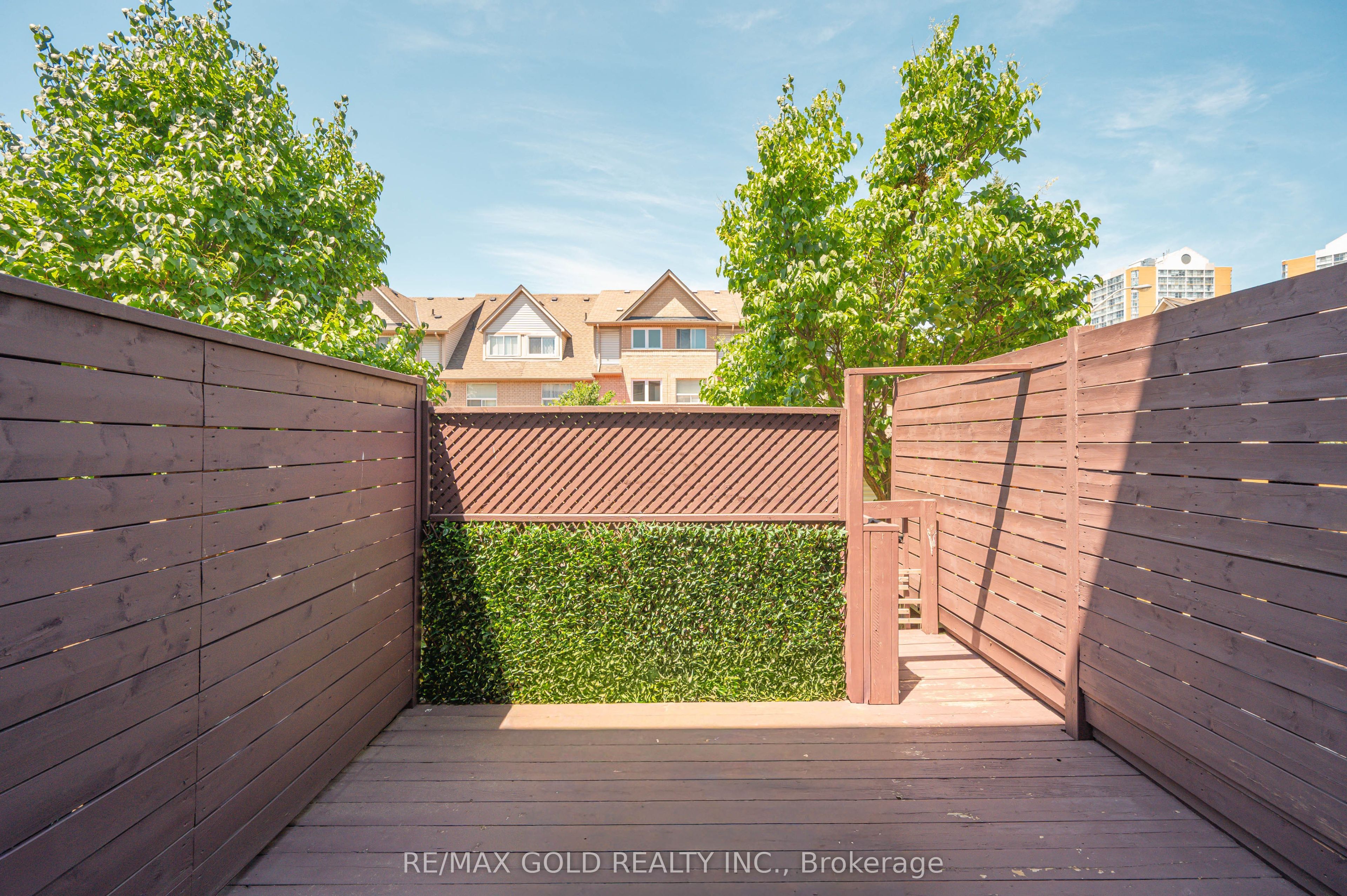80 Strathaven Drive 53 Property Photo 41