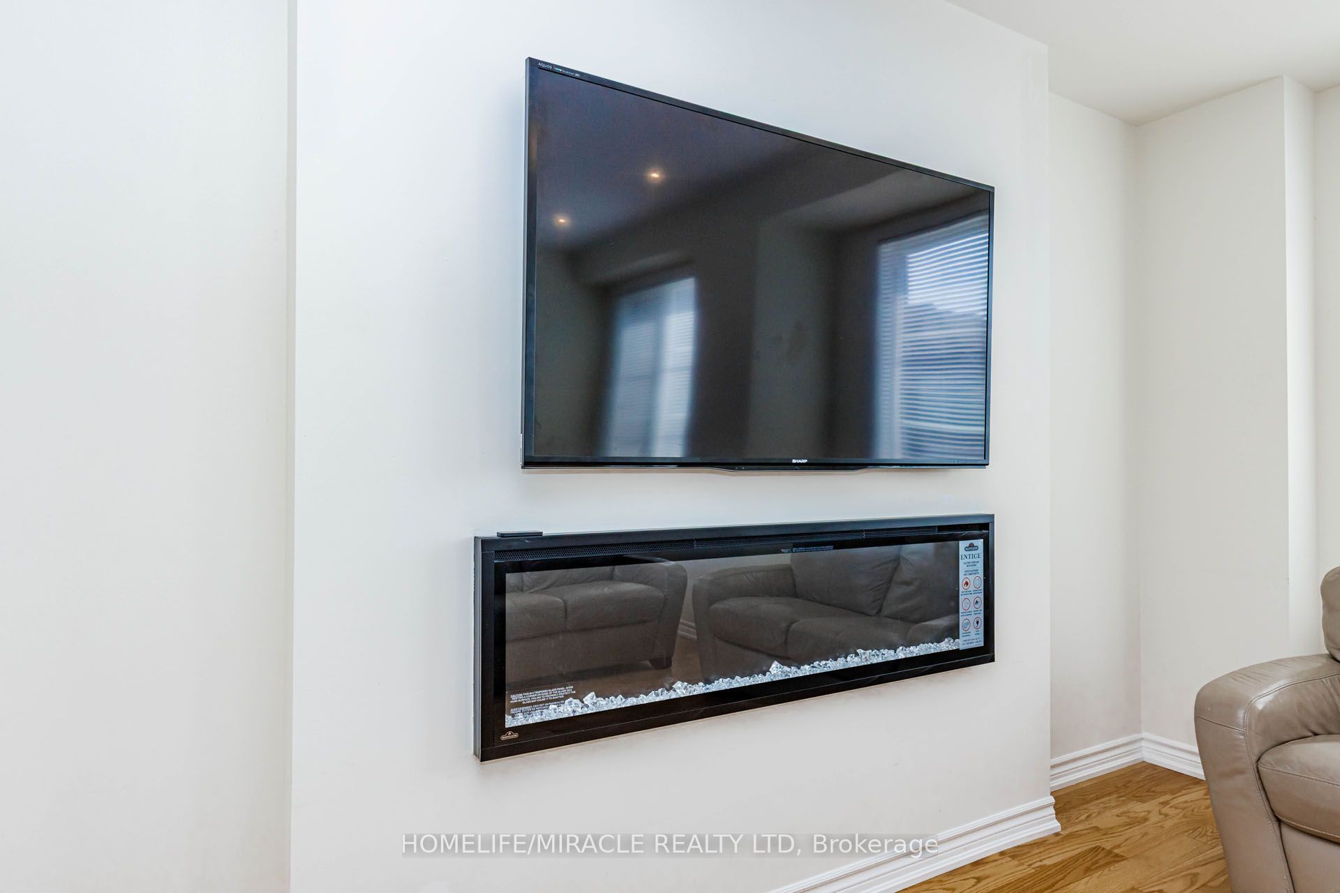 32 Arcola Street Property Photo 23