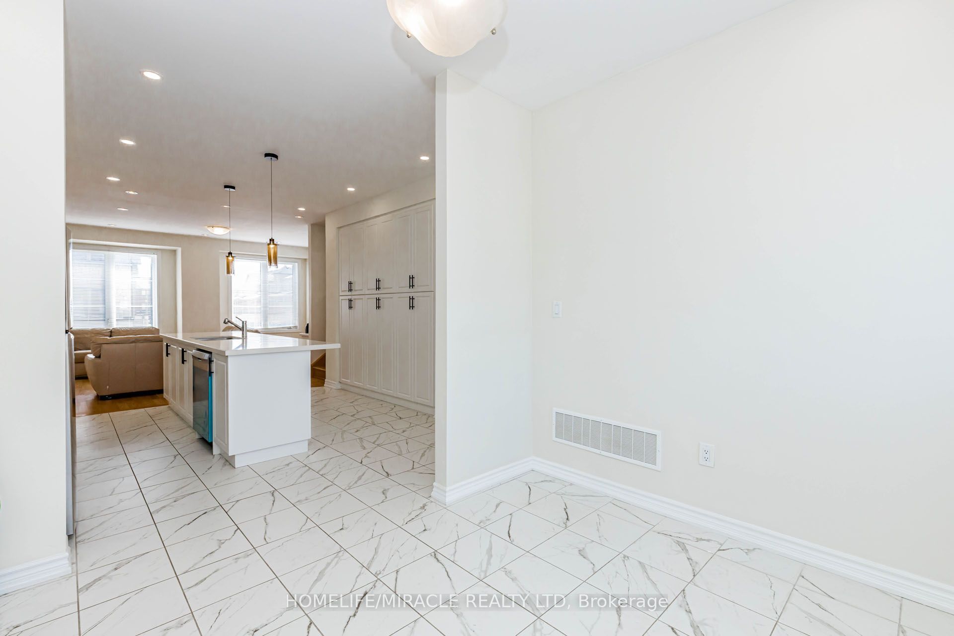 32 Arcola Street Property Photo 25