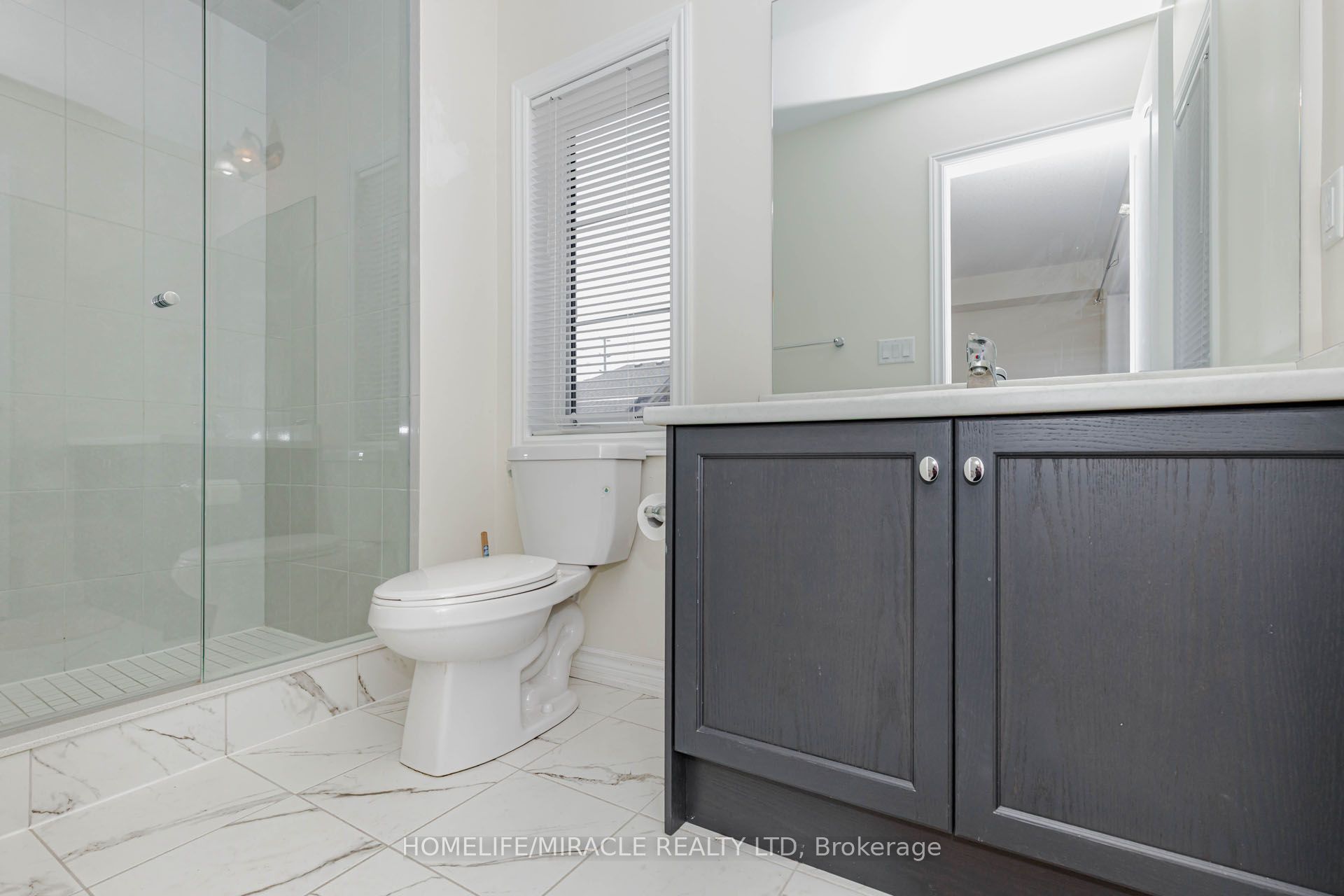 32 Arcola Street Property Photo 35