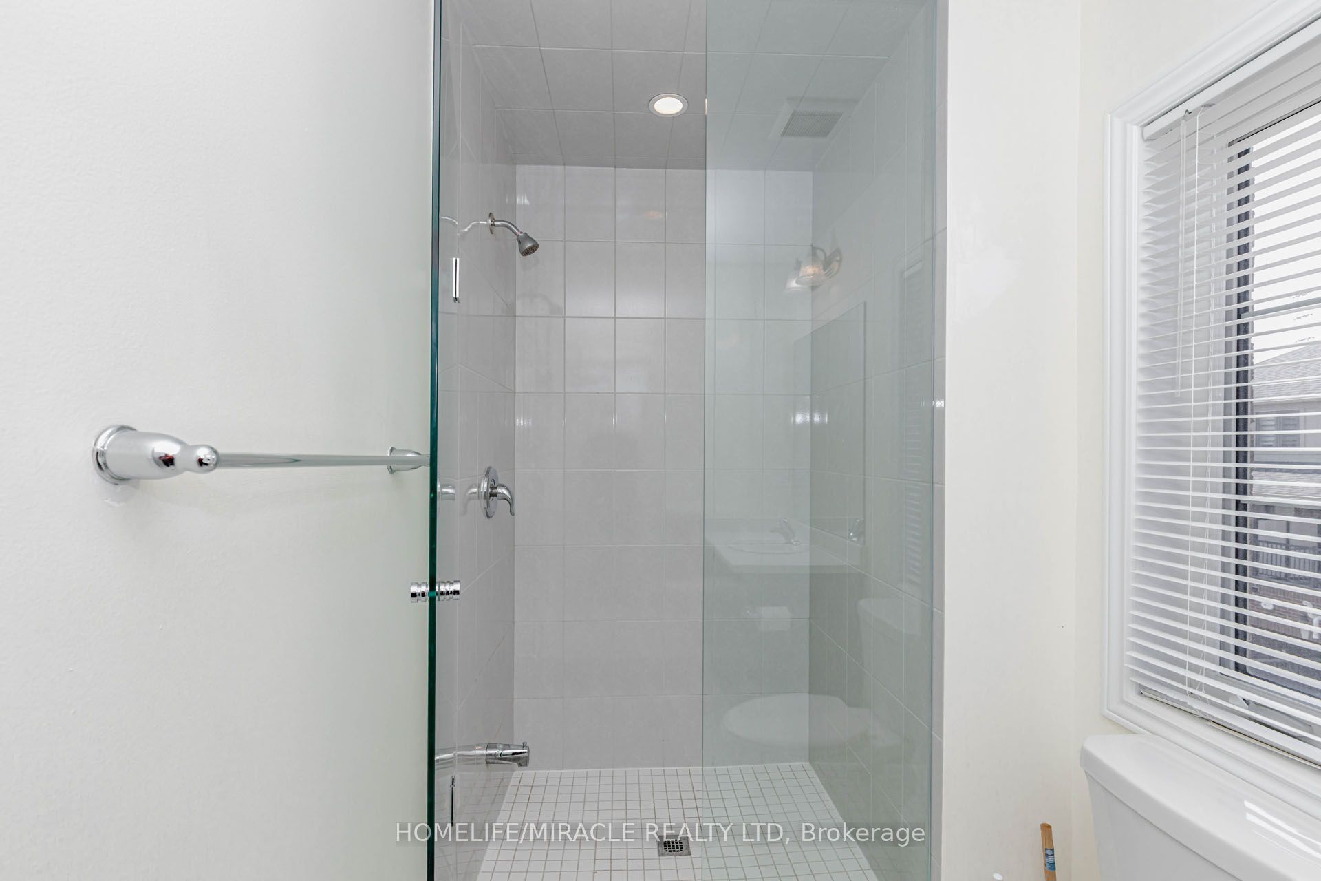 32 Arcola Street Property Photo 37