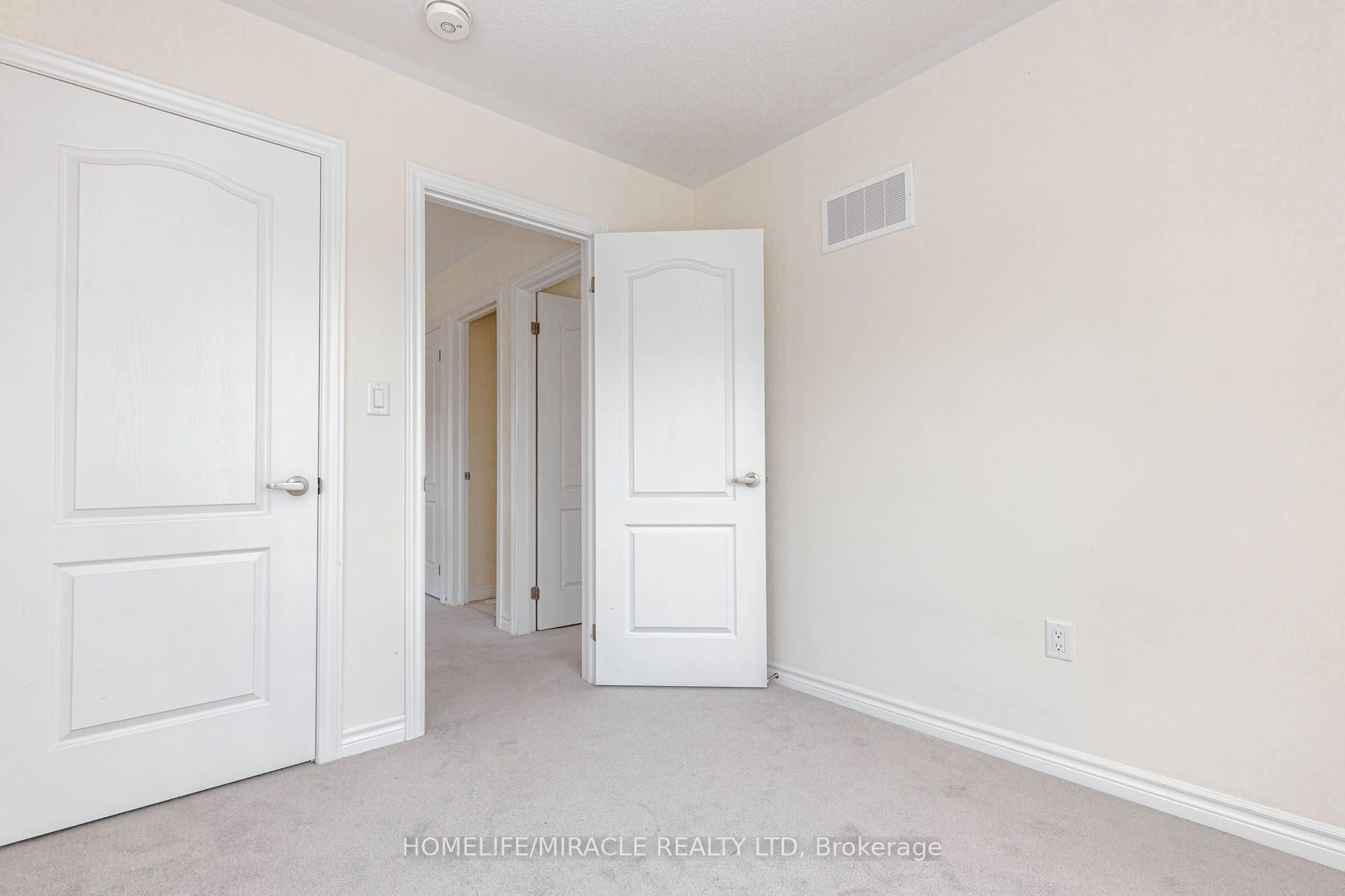 32 Arcola Street Property Photo 41