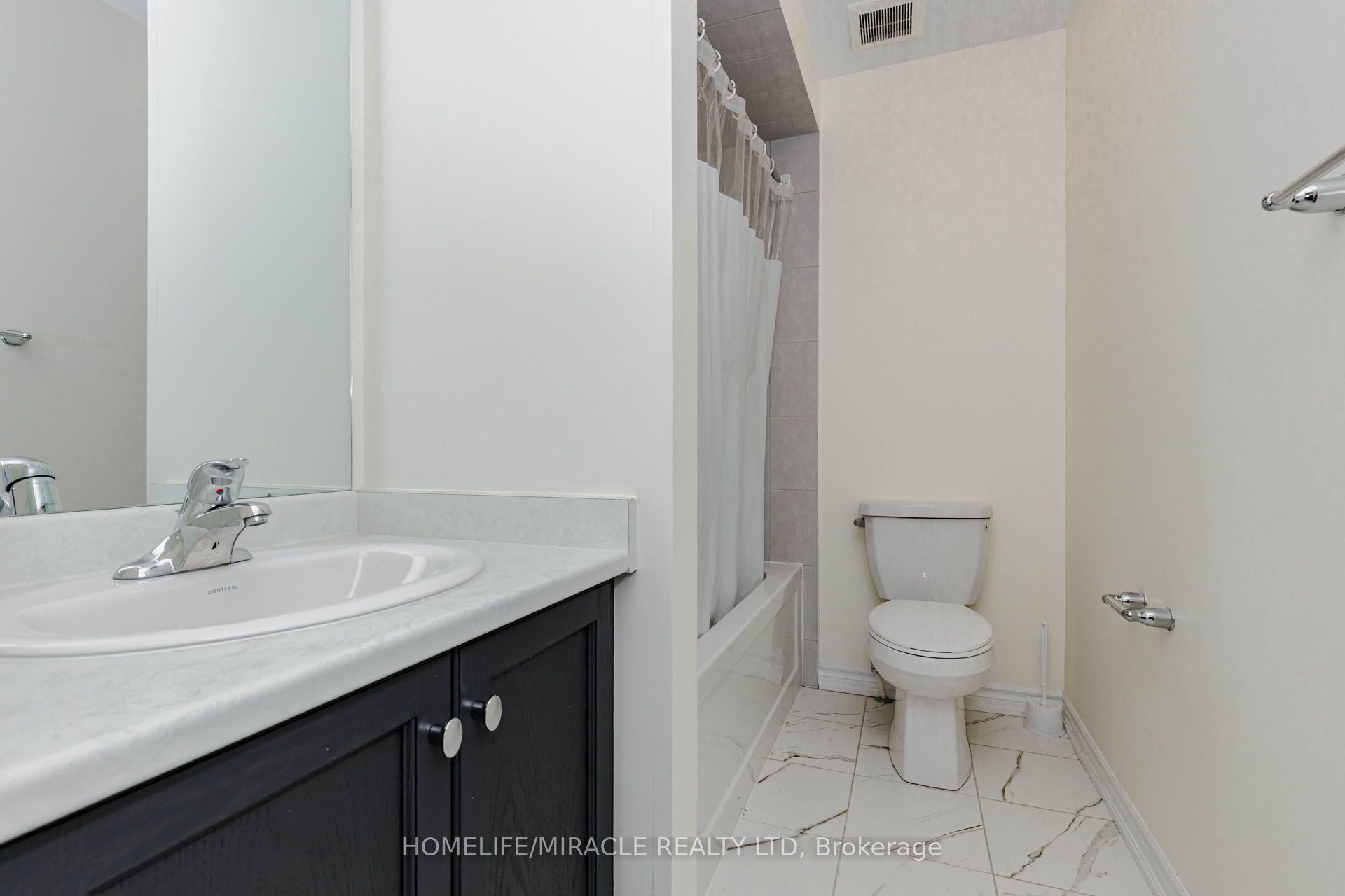 32 Arcola Street Property Photo 43