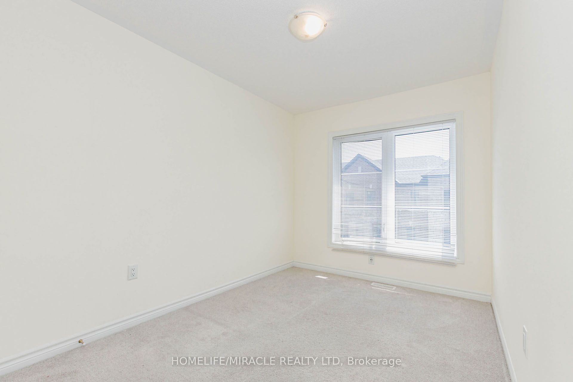 32 Arcola Street Property Photo 44
