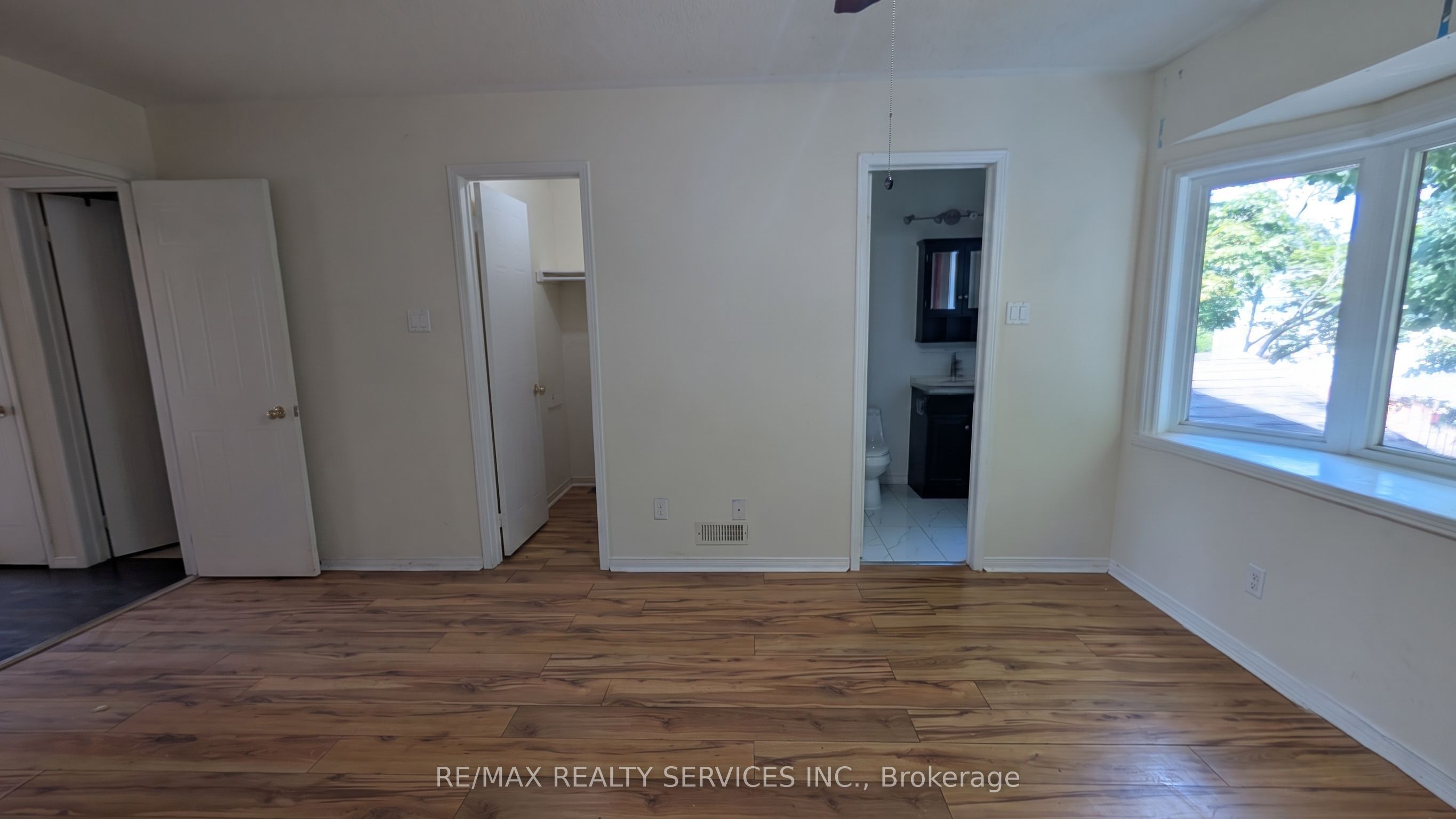 11 Beverly Lane Property Photo 9