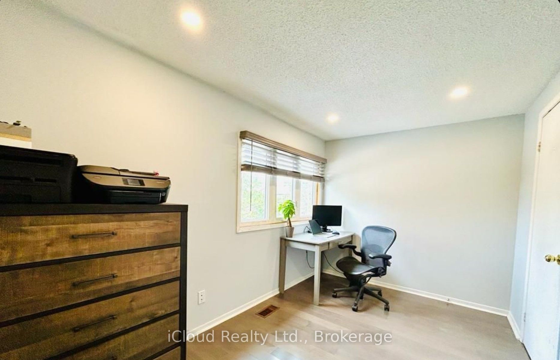 3125 Fifth Line W 59 Property Photo 8