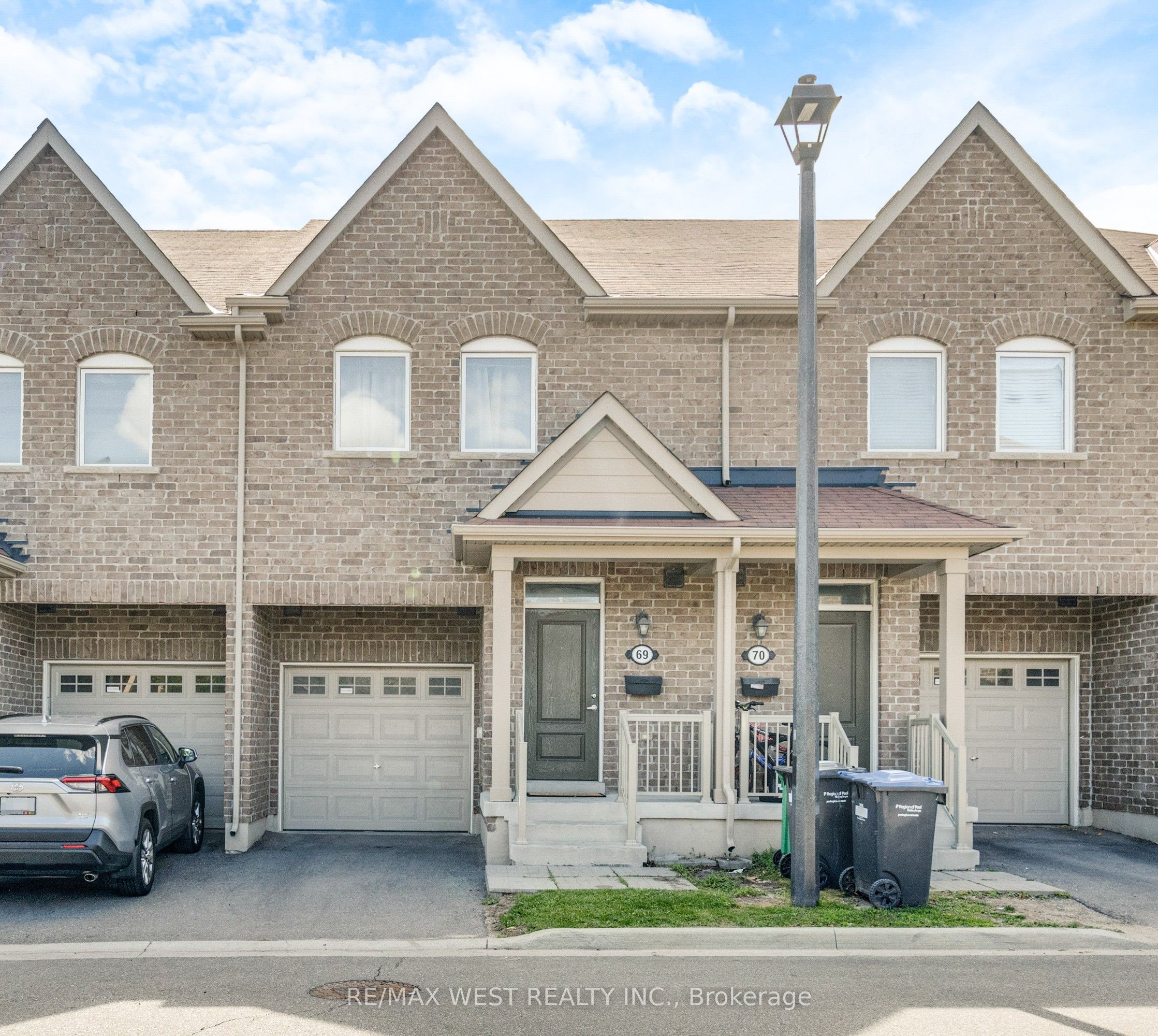 50 Edinburgh Drive 69 Property Photo 1