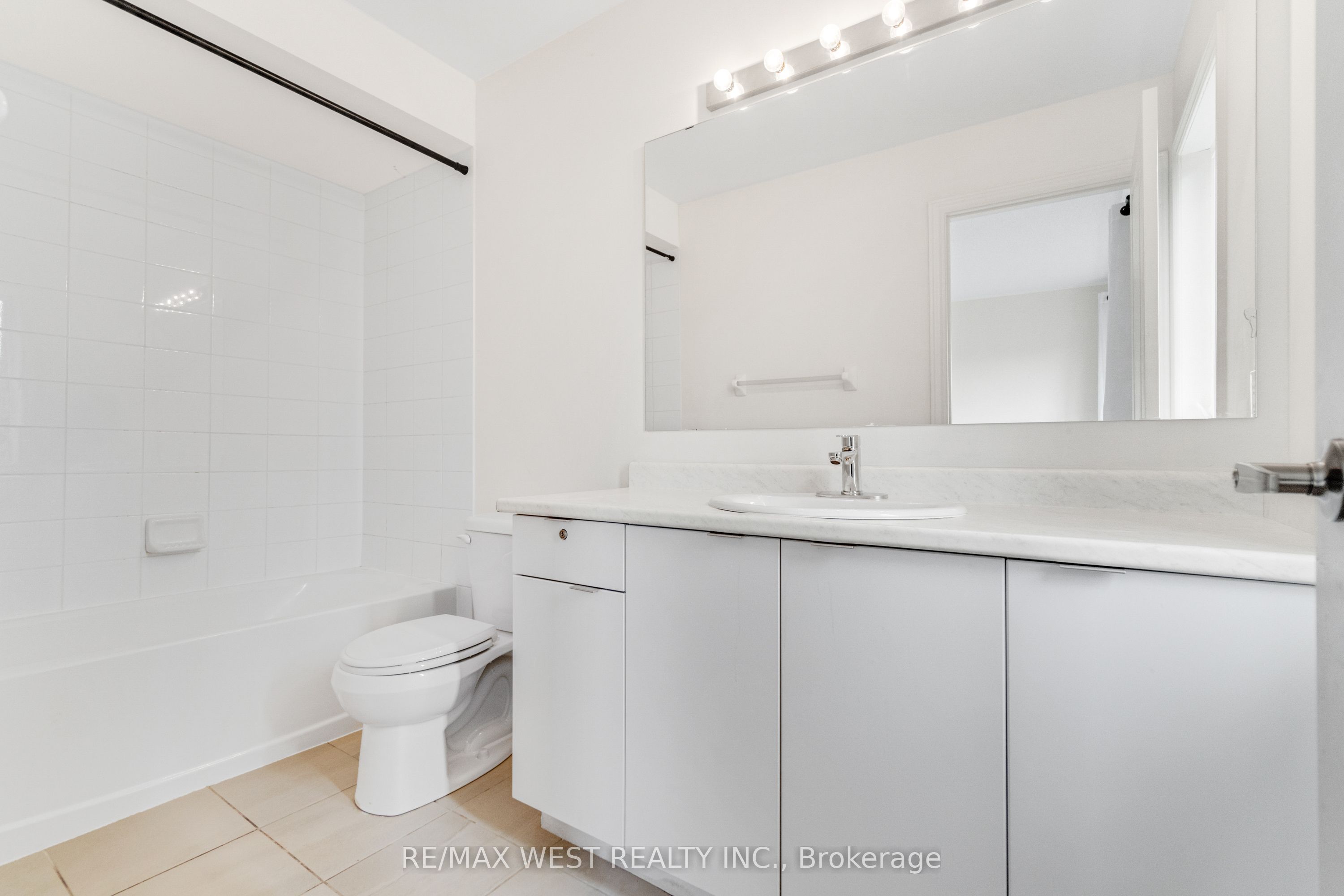 50 Edinburgh Drive 69 Property Photo 6