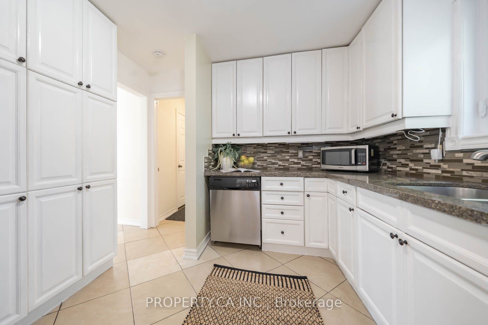 2563 Bromsgrove Road W Property Photo 10