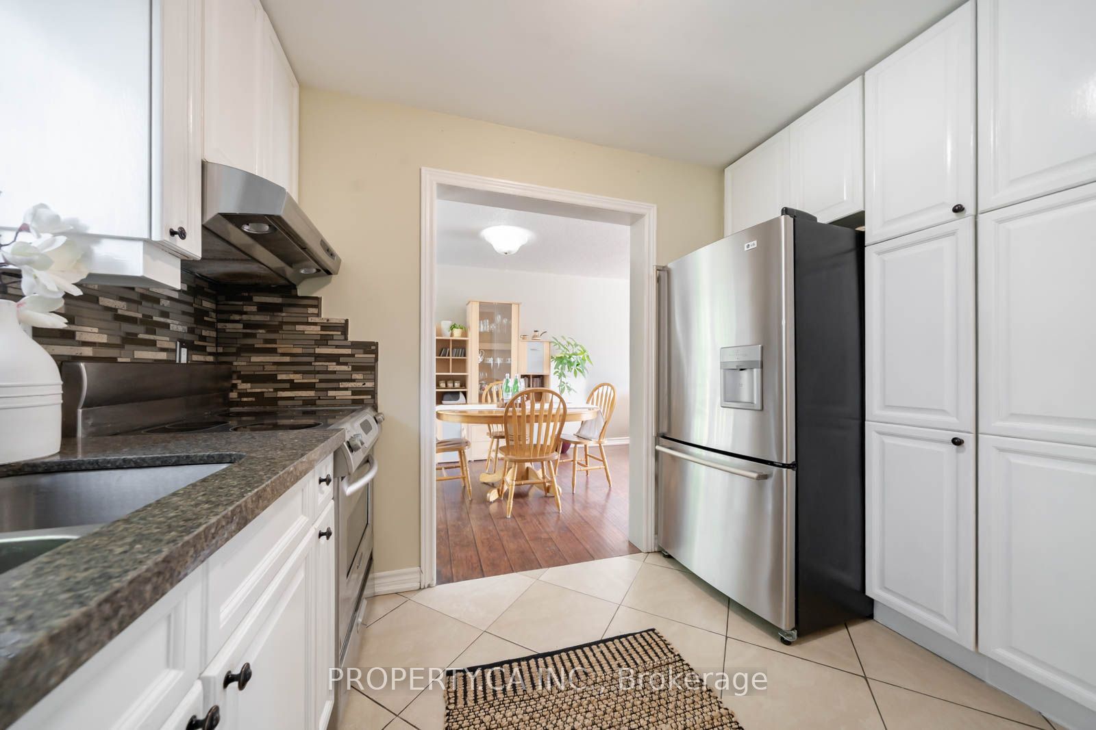 2563 Bromsgrove Road W Property Photo 13