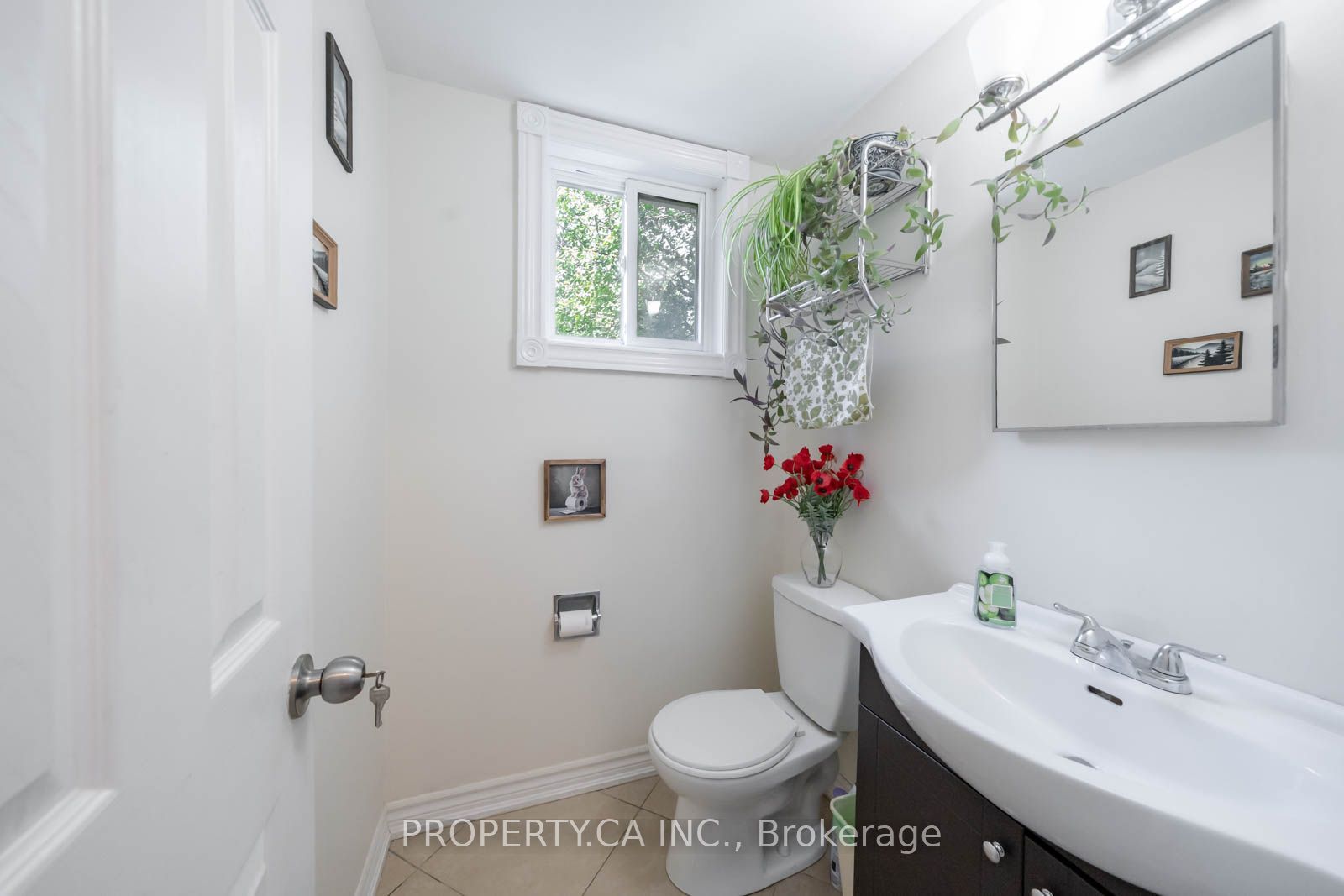 2563 Bromsgrove Road W Property Photo 14
