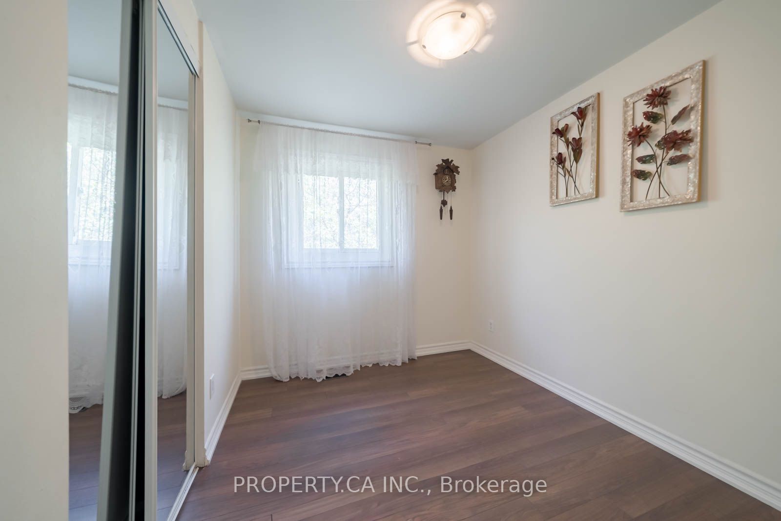 2563 Bromsgrove Road W Property Photo 22
