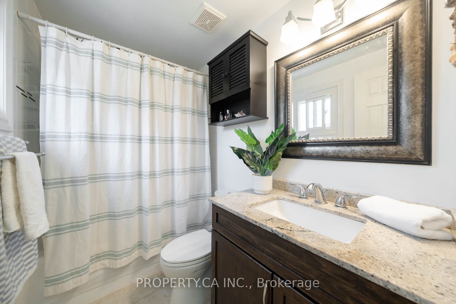2563 Bromsgrove Road W Property Photo 28
