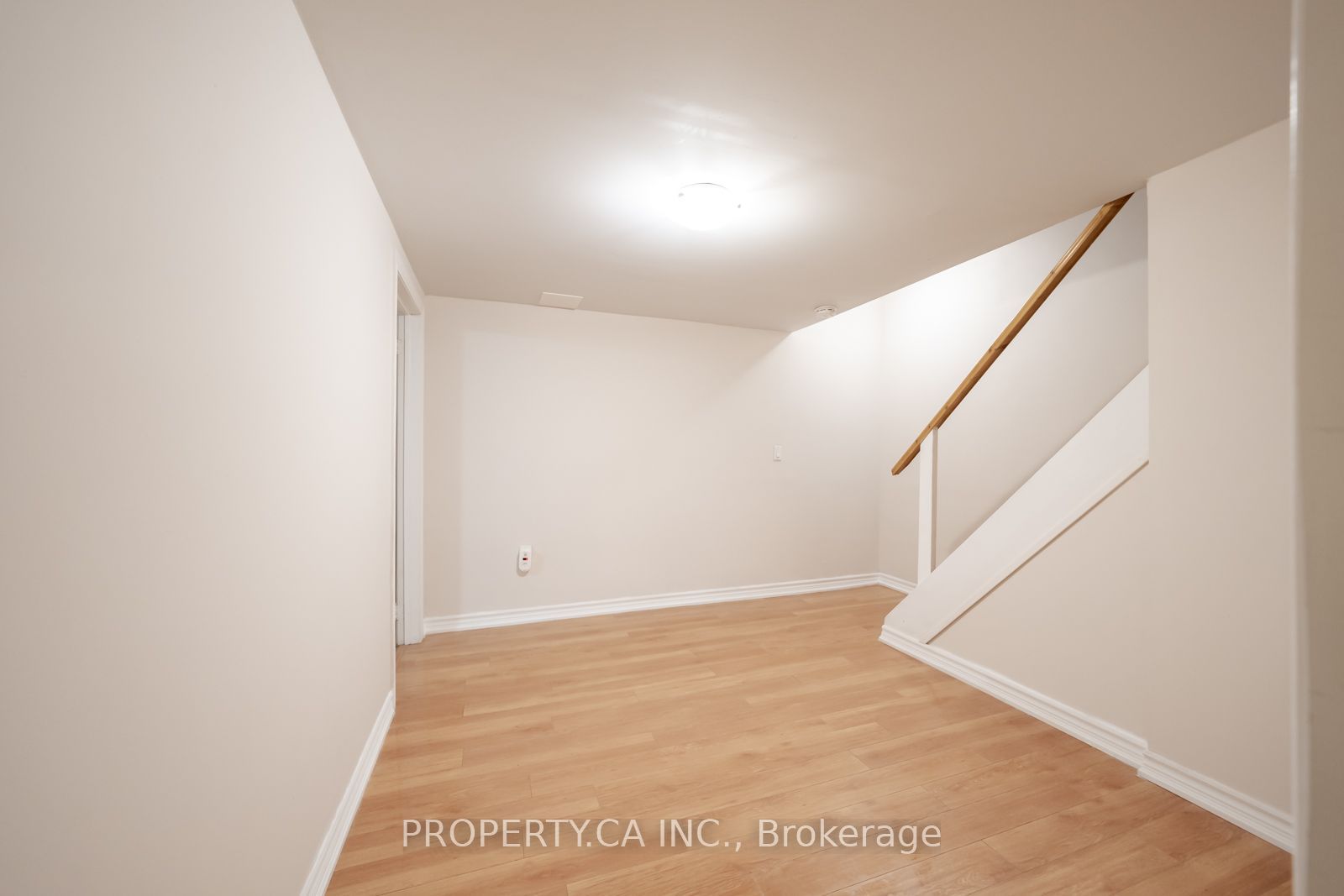 2563 Bromsgrove Road W Property Photo 32