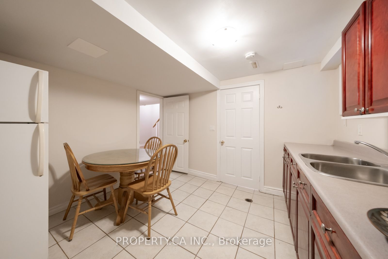 2563 Bromsgrove Road W Property Photo 37