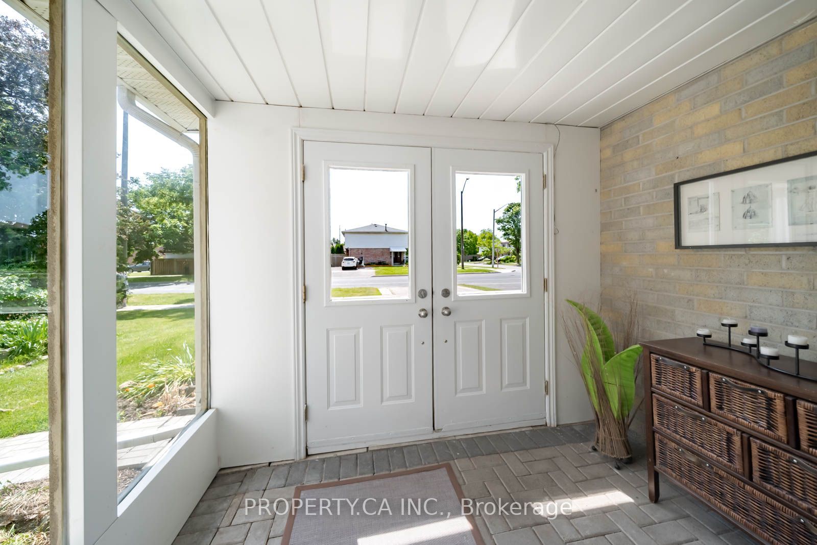 2563 Bromsgrove Road W Property Photo 38