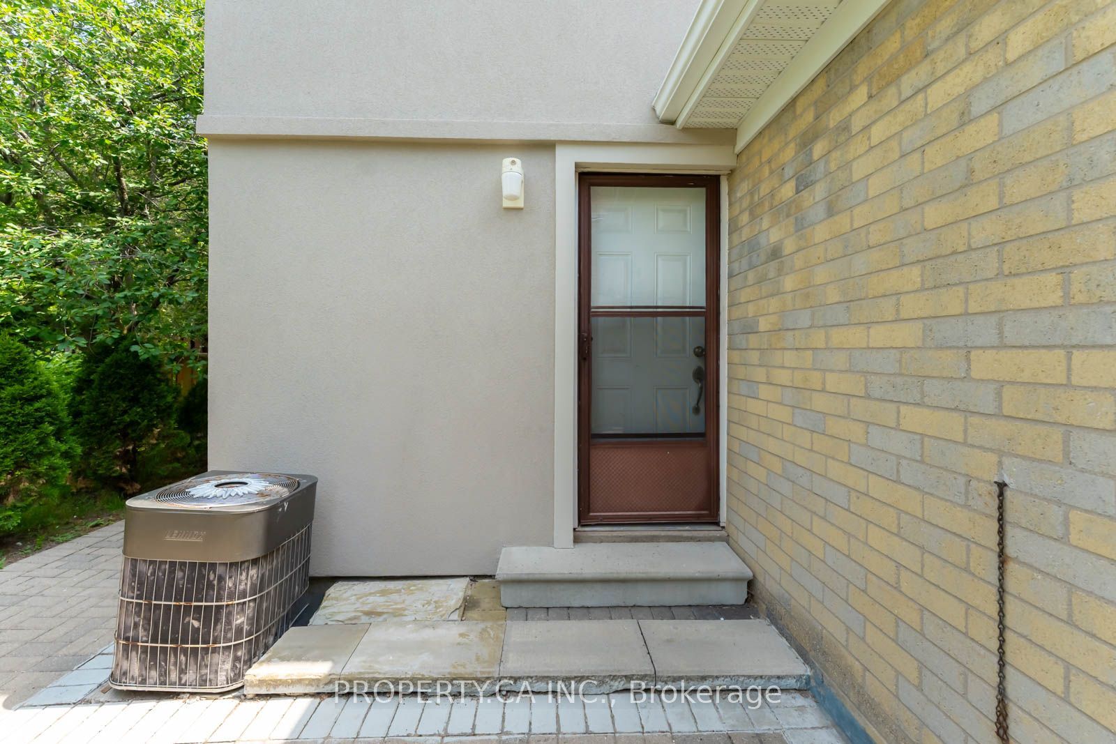 2563 Bromsgrove Road W Property Photo 40