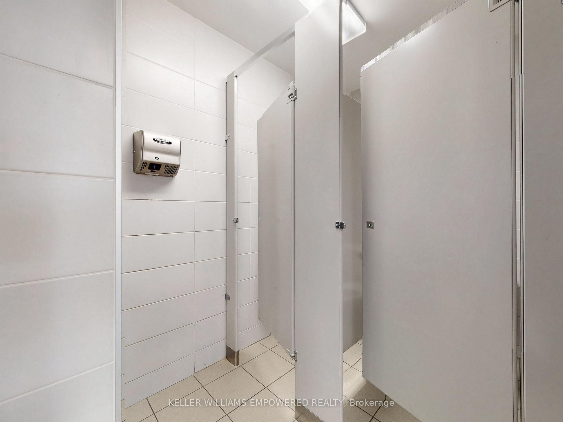 949 Kamato Road Property Photo 14